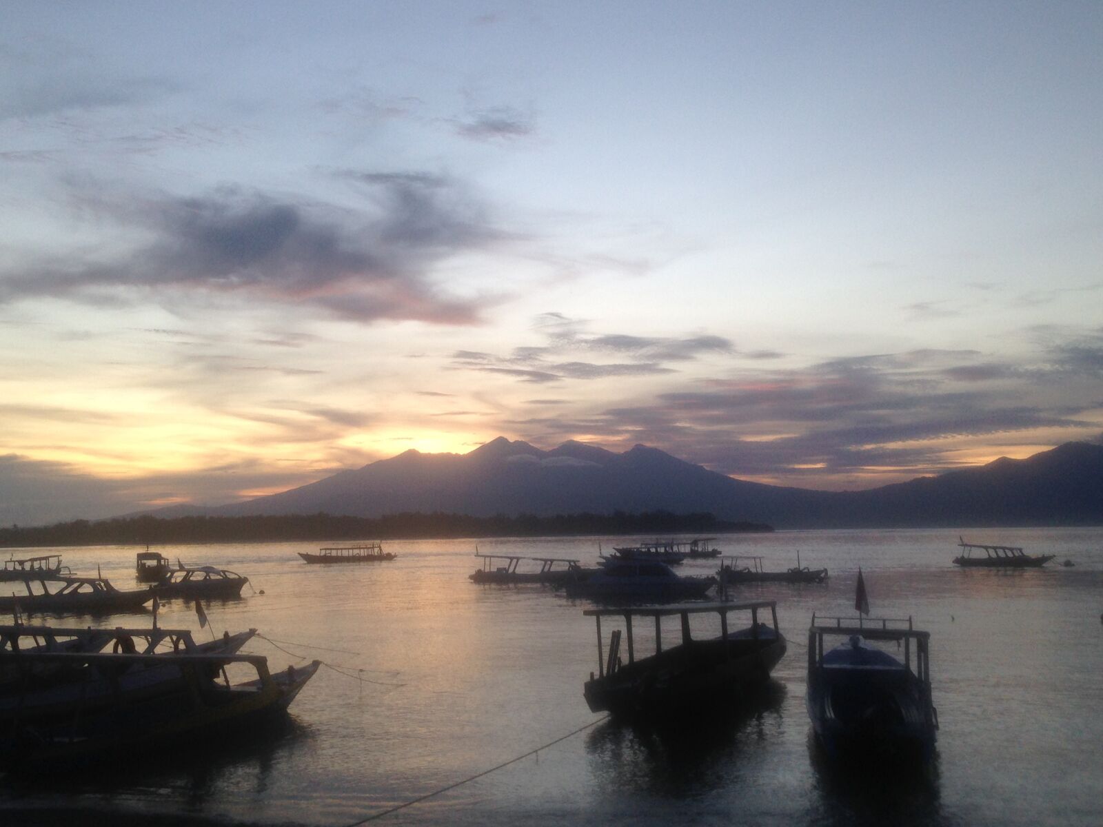 iPhone 5 back camera 4.12mm f/2.4 sample photo. Gili, gili trawangan, indonesia photography