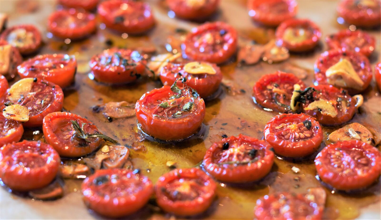 Nikon D7200 sample photo. Tomatoes, oil, herbs photography