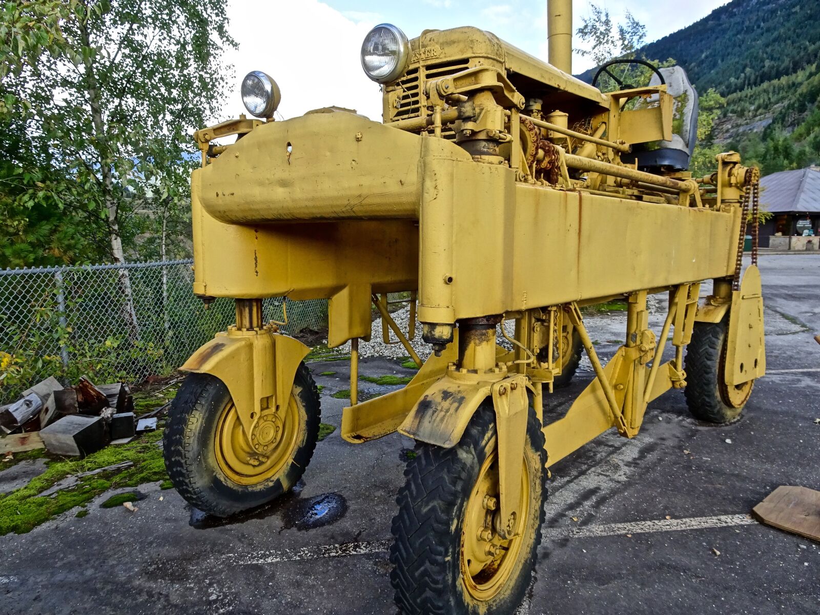 Sony Cyber-shot DSC-HX90V sample photo. Machine, log truck, timber photography