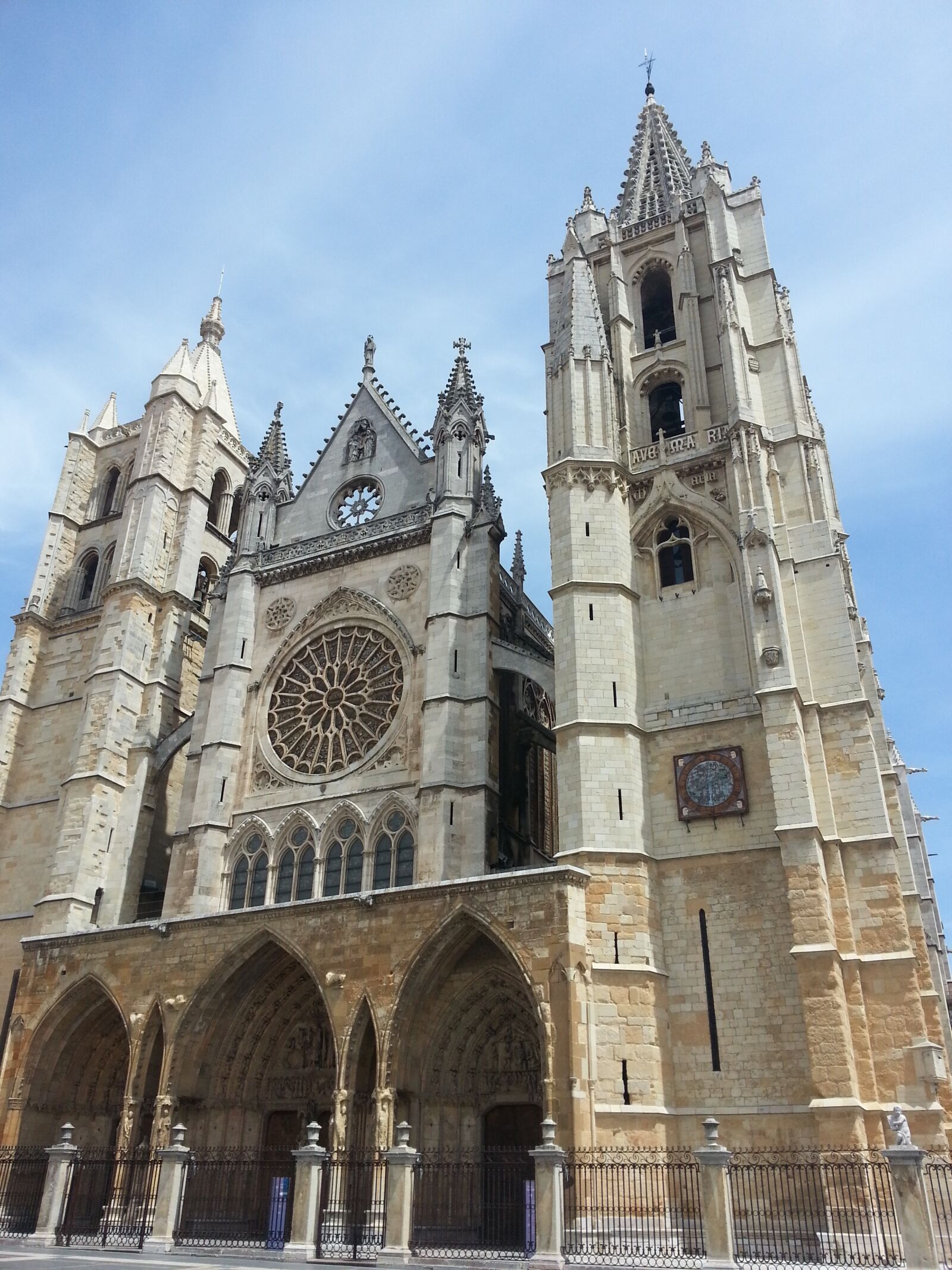 Samsung Galaxy Note2 sample photo. Church, camino, cathedral photography