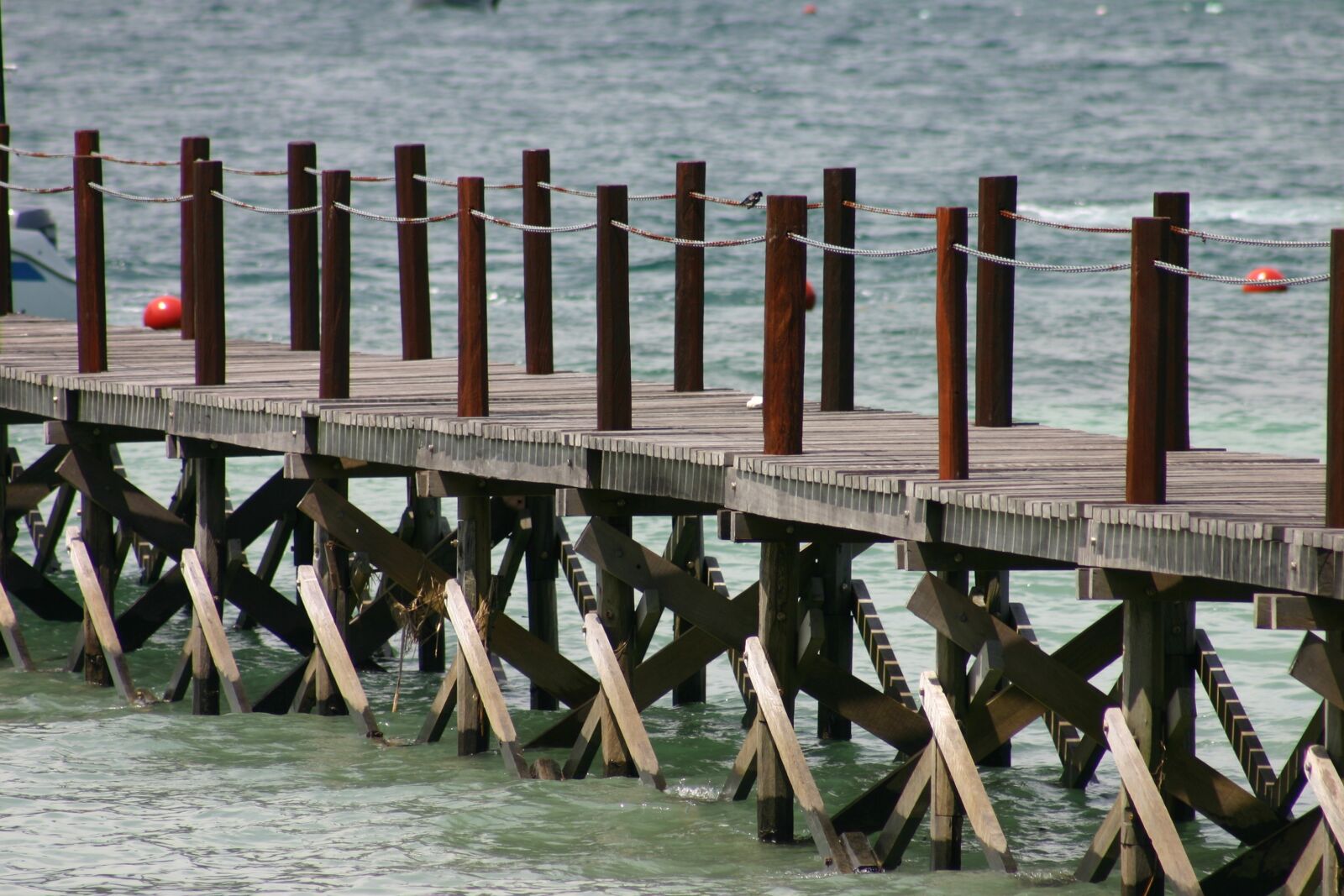 Canon EOS 300D (EOS Digital Rebel / EOS Kiss Digital) sample photo. Gateway, sea, spring photography