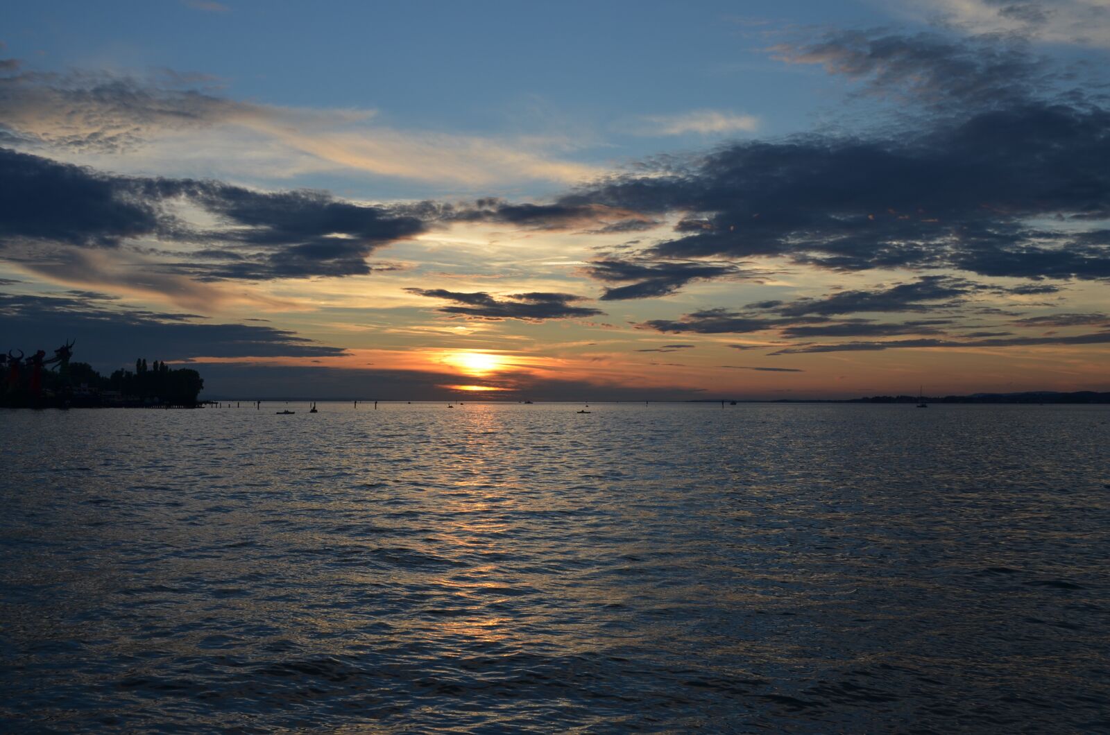 Nikon D5100 sample photo. Sunset, lake, water photography