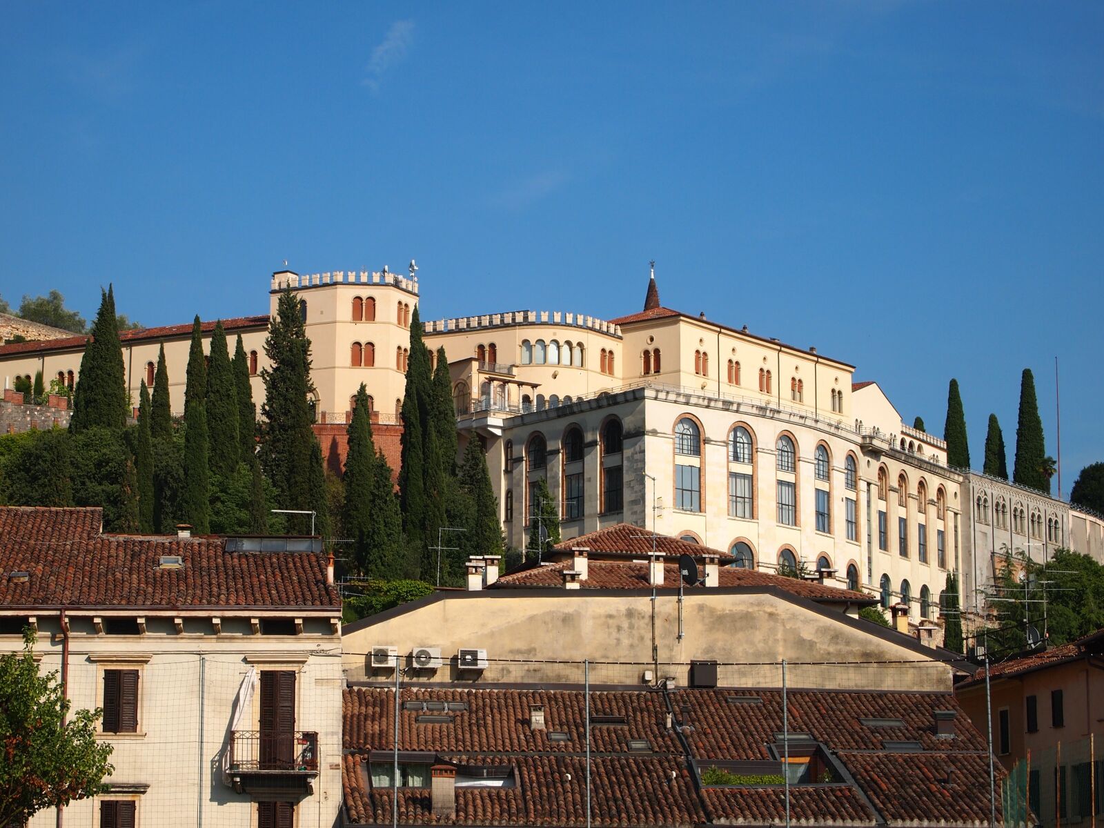 Olympus PEN E-PL1 sample photo. Verona, italy, colle san photography