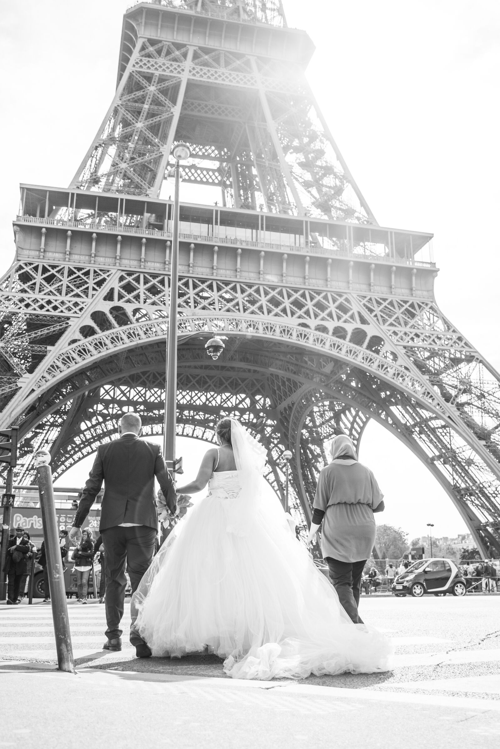 Nikon D600 sample photo. Black, bride, dress, eiffel photography