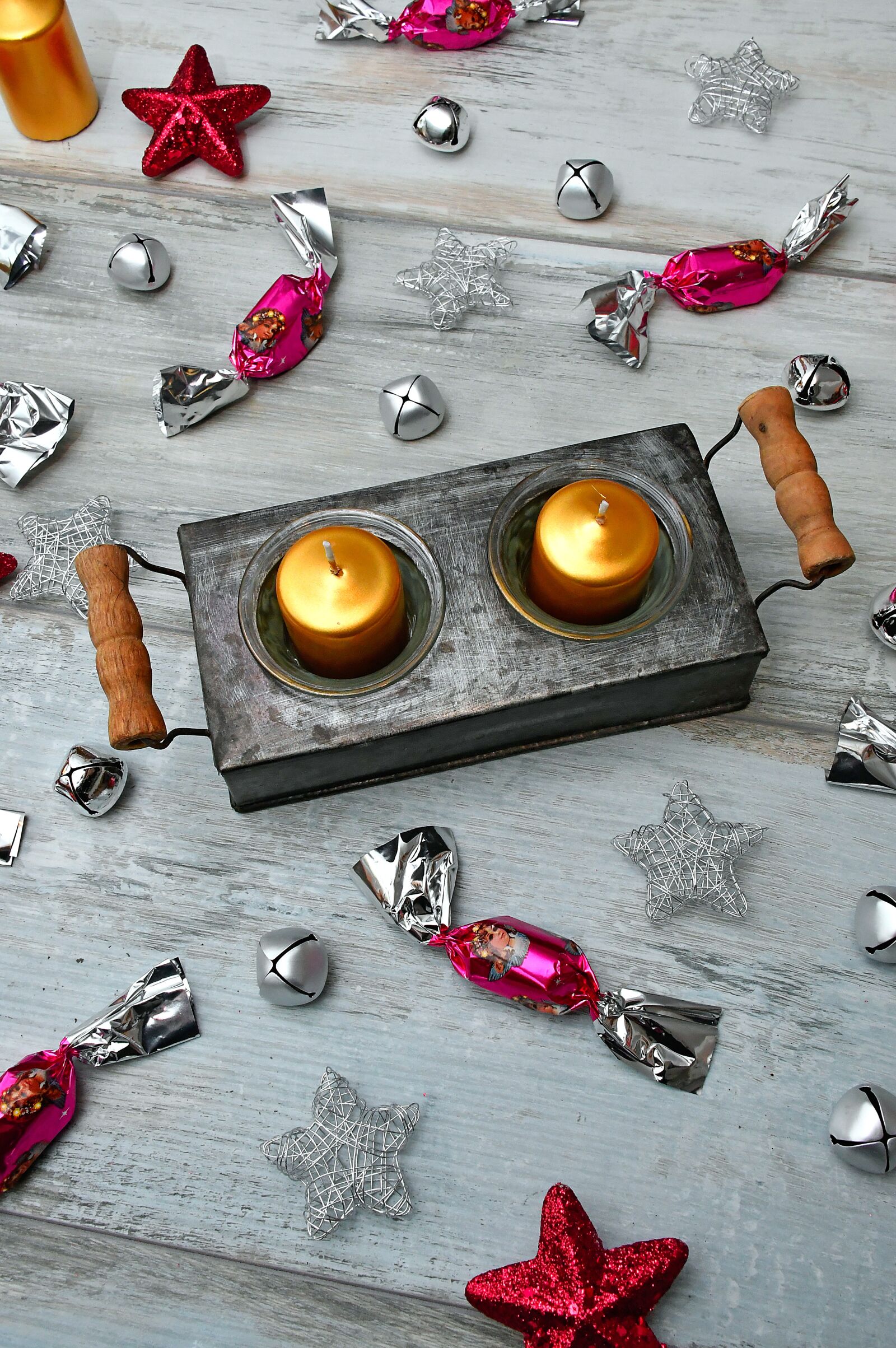 Nikon D3200 sample photo. Candle, gold, christmas photography