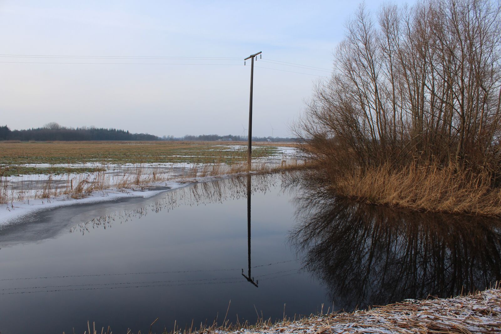 Canon EOS 600D (Rebel EOS T3i / EOS Kiss X5) sample photo. Mirroring, lake, water photography