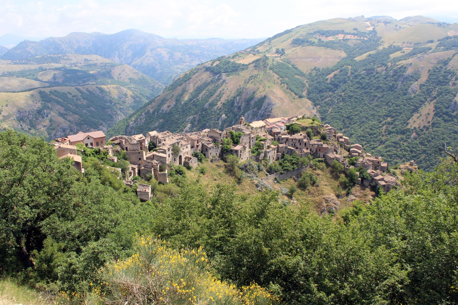 Canon EOS 1300D (EOS Rebel T6 / EOS Kiss X80) sample photo. Romagnano al monte, campania photography