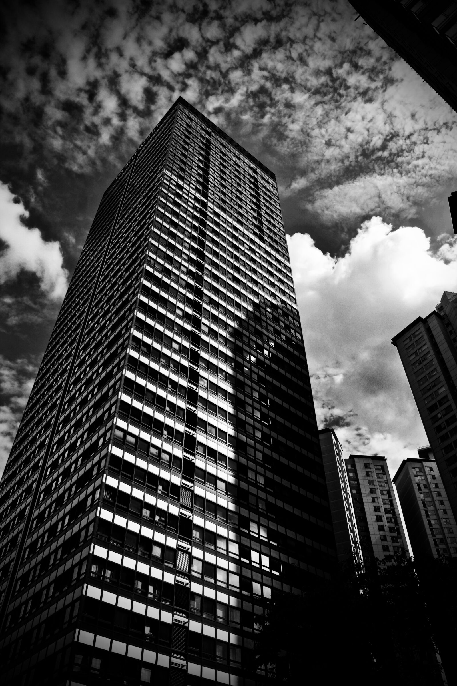 Canon EOS 650D (EOS Rebel T4i / EOS Kiss X6i) sample photo. Daewoo worldmark, worldmark building photography