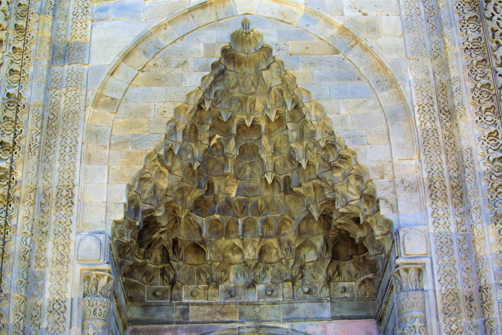 Canon EOS 5D Mark III sample photo. Art, stonework, stone carving photography