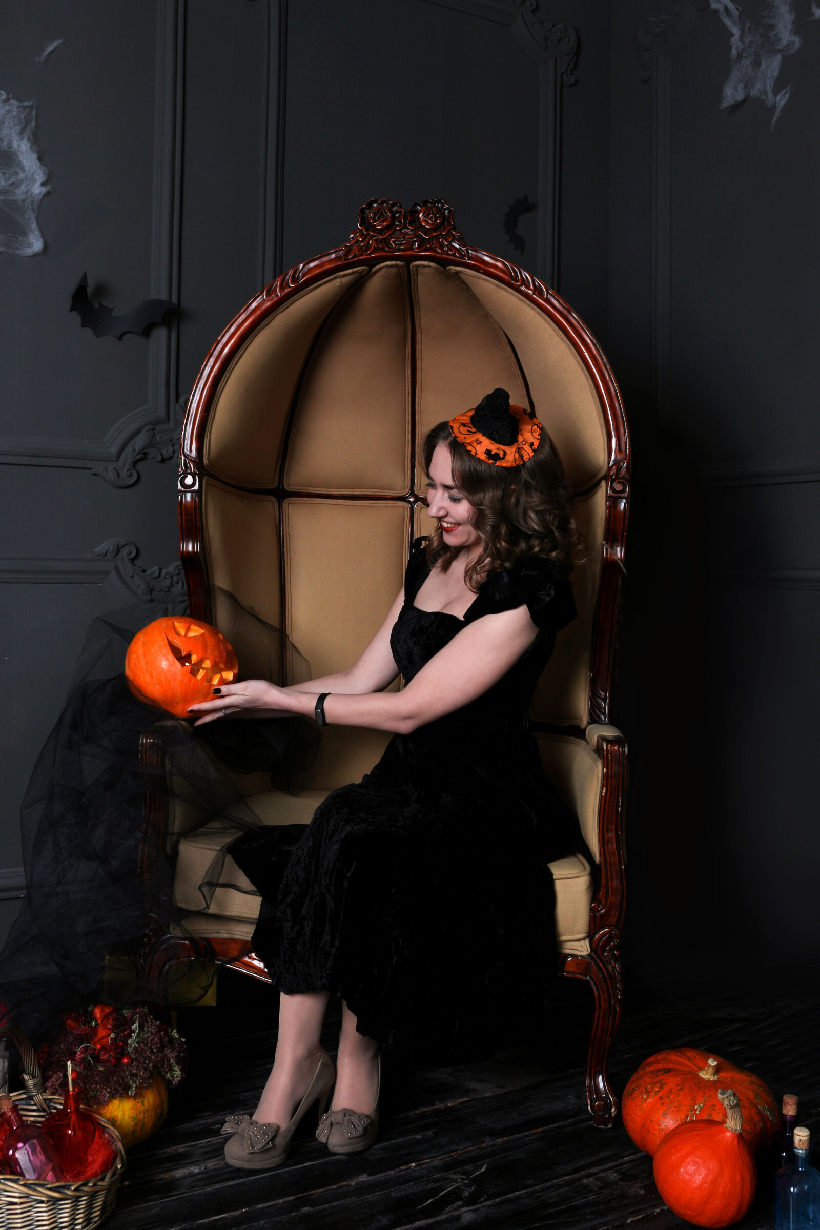 Canon EOS 700D (EOS Rebel T5i / EOS Kiss X7i) sample photo. Beautiful, beauty, costume, dark photography