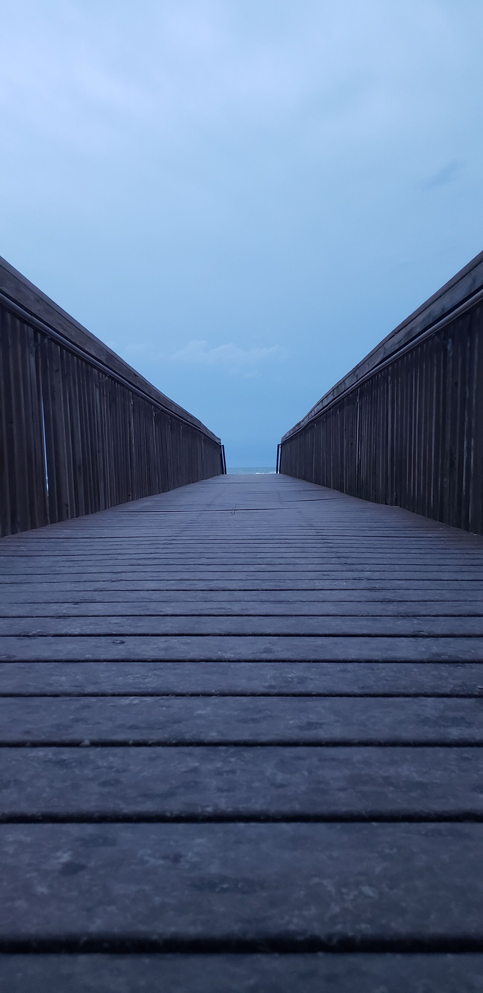 Samsung Galaxy S9+ sample photo. Boardwalk, hallway, beach photography