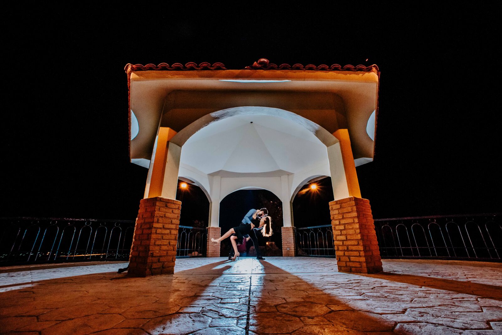 Nikon D810 sample photo. Kiss, couple, love photography