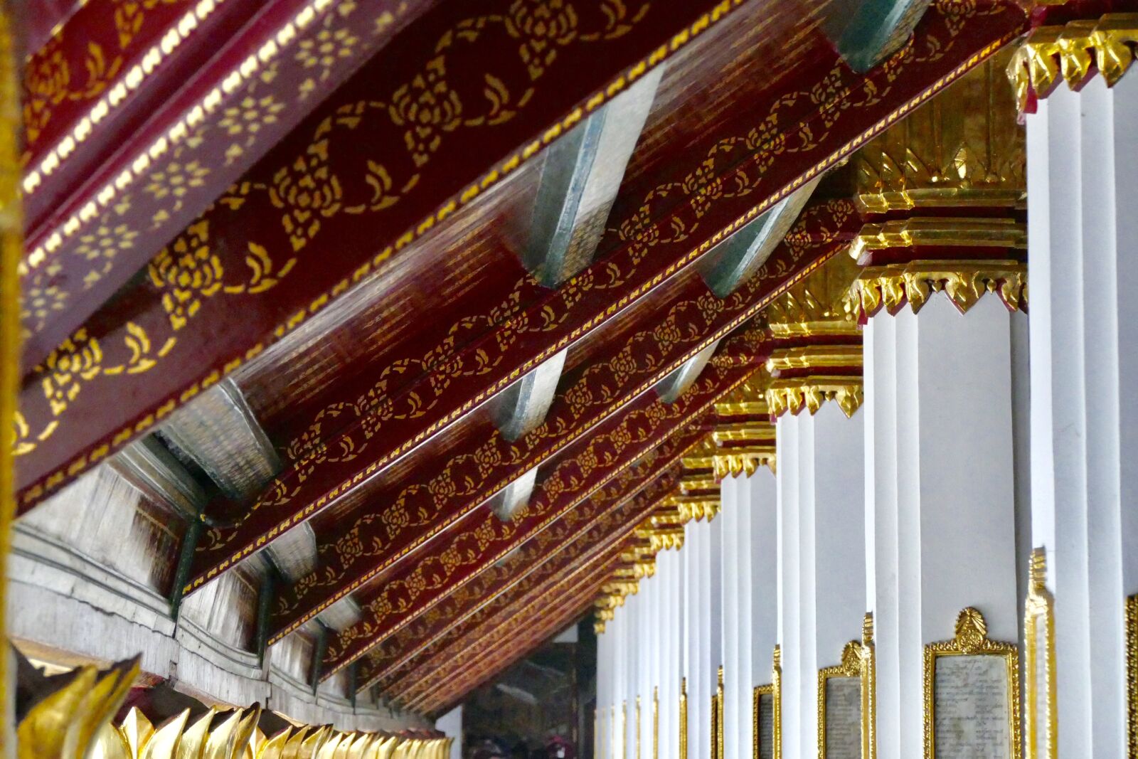 Panasonic Lumix DMC-FZ1000 sample photo. Ornament, golden, architecture photography