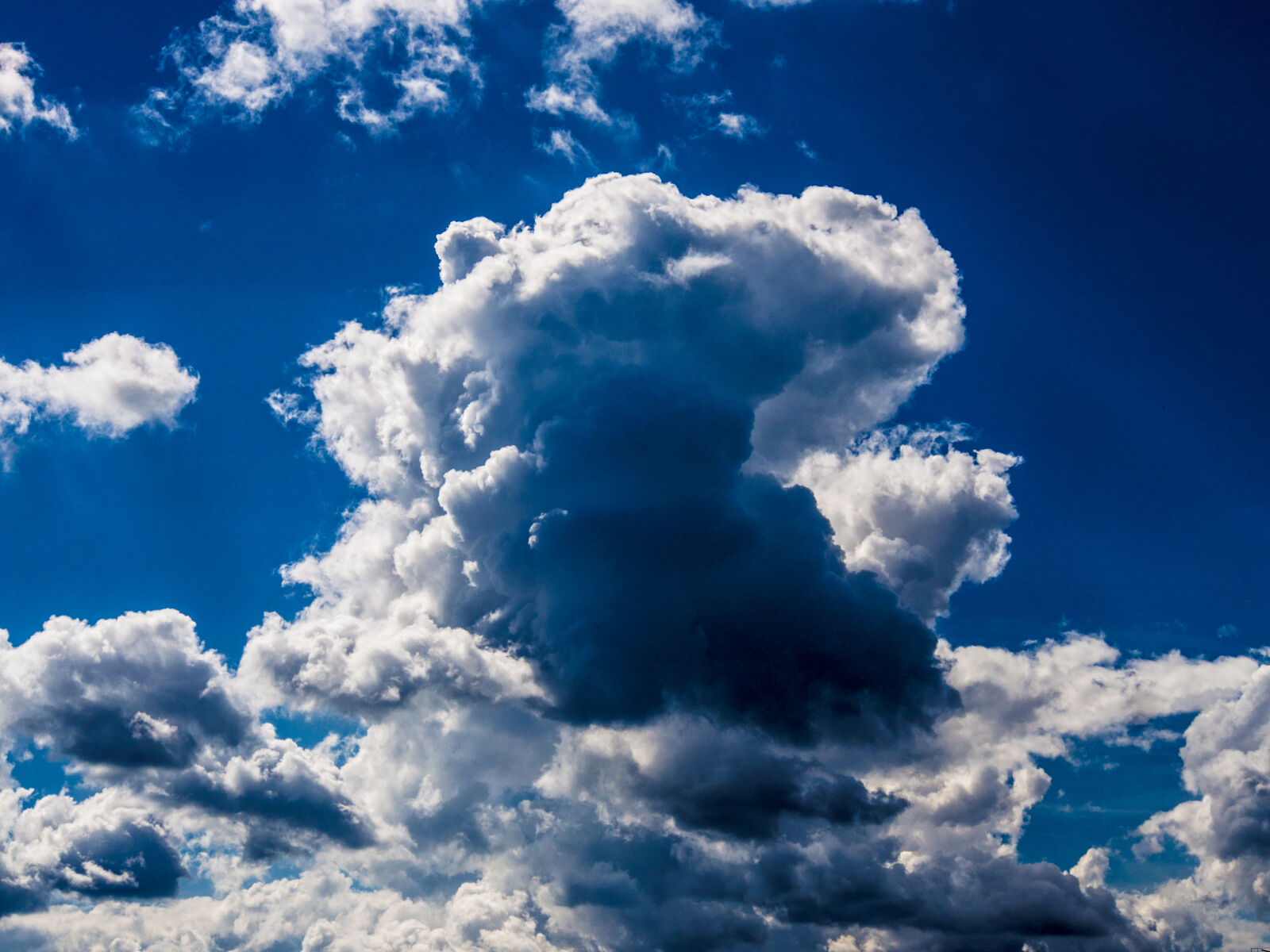 Olympus OM-D E-M5 sample photo. Clouds, sky photography