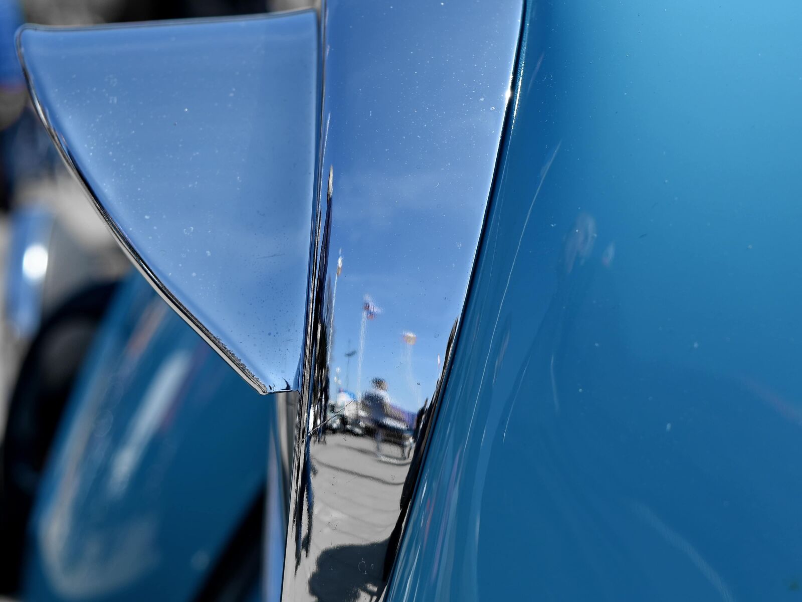 Nikon D5500 sample photo. Reflector, windshield, vehicle, car photography