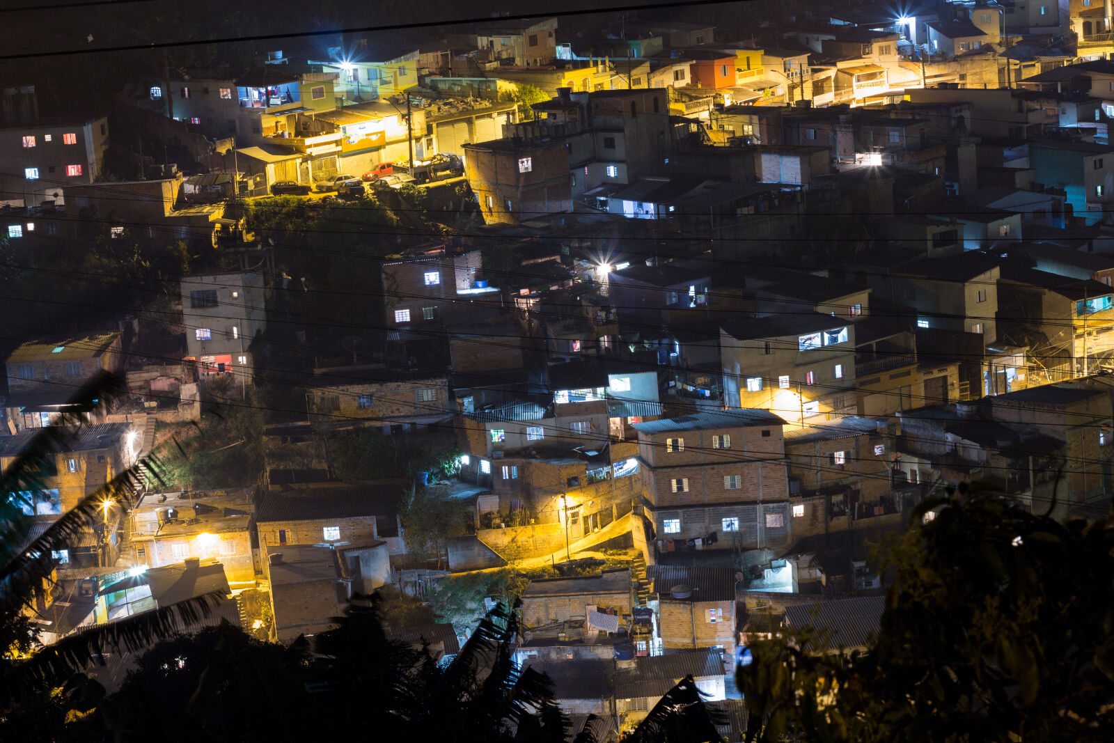 Canon EOS 650D (EOS Rebel T4i / EOS Kiss X6i) + Canon EF 50mm F1.8 II sample photo. Brazil, casa, criminals, favela photography
