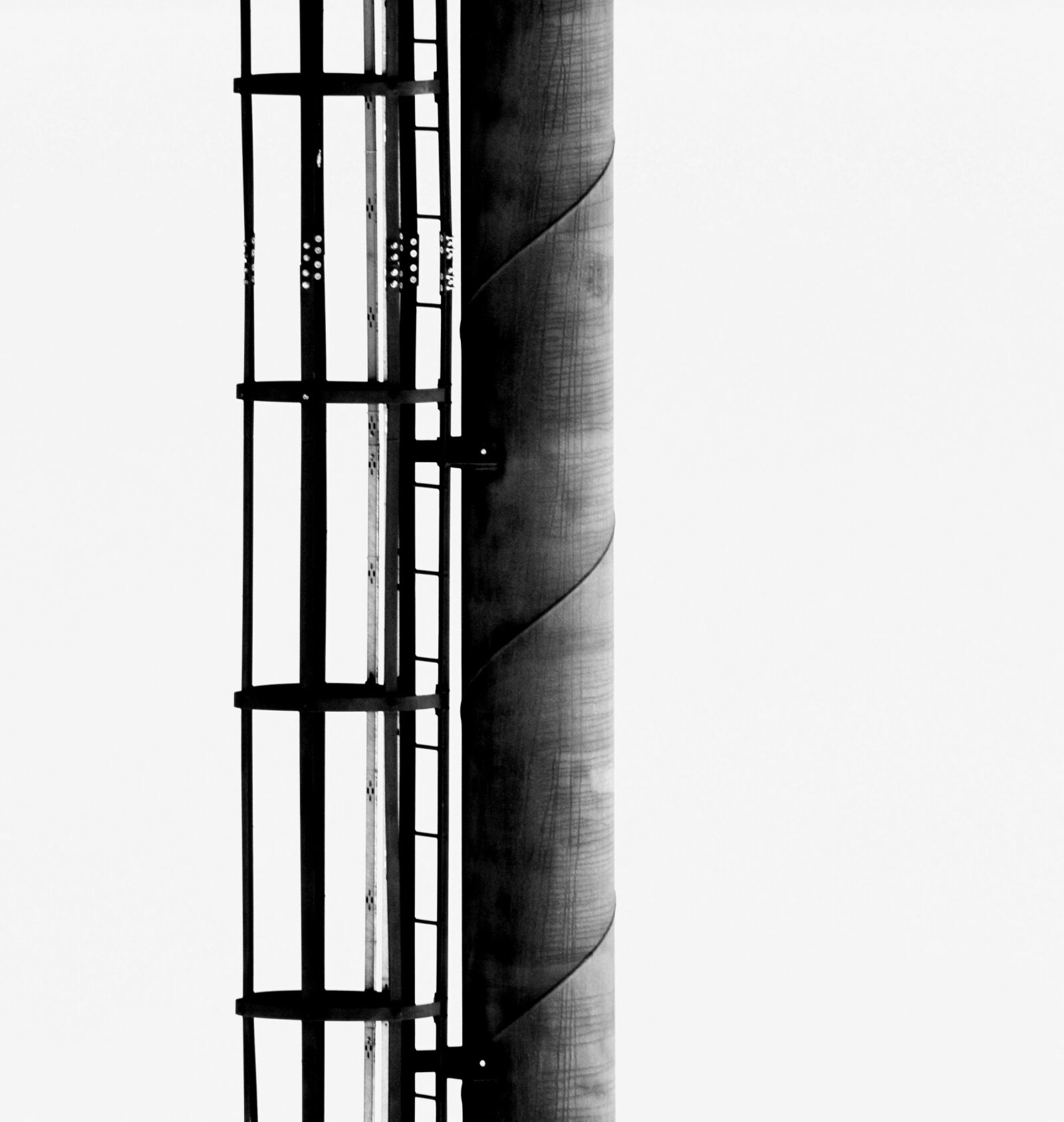 Nikon D200 sample photo. Ladder, structure, leak photography