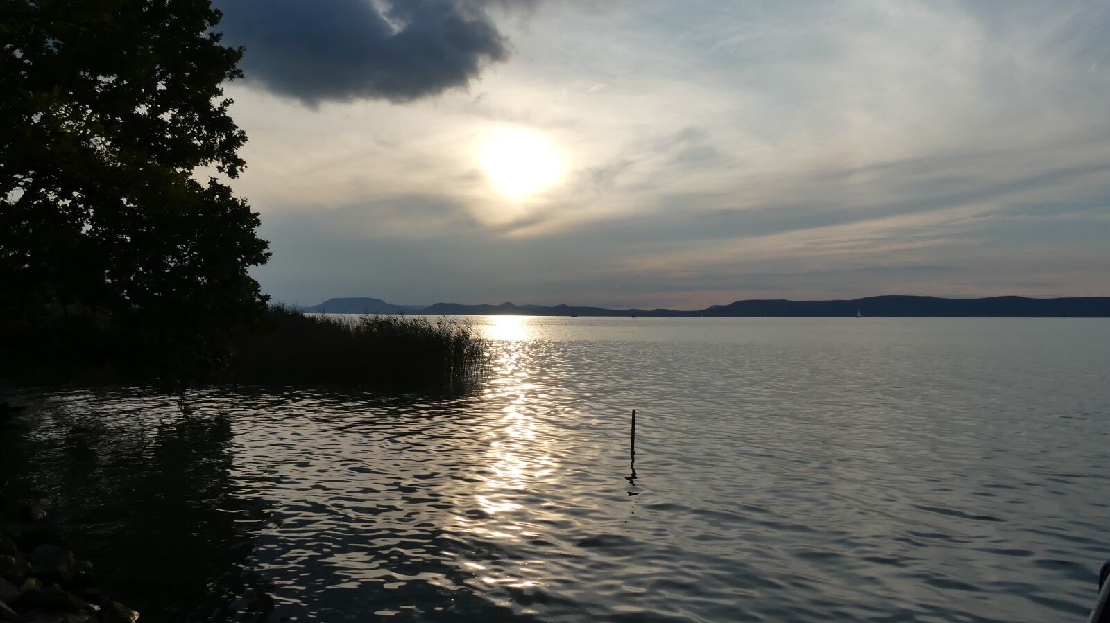 Panasonic Lumix DMC-FZ300 sample photo. Sunset, water, nature photography
