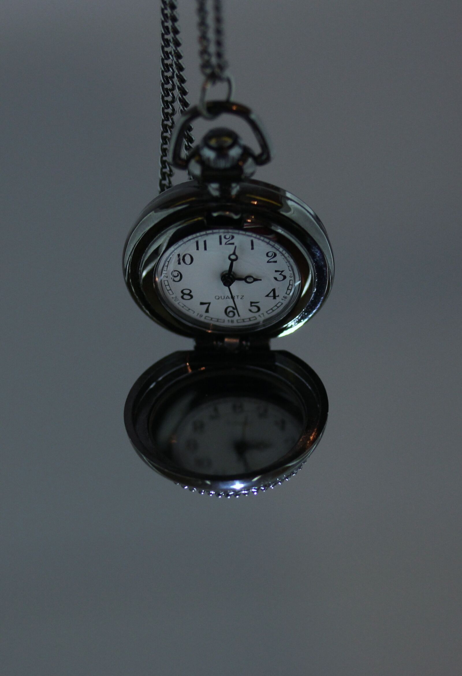 Canon EOS 700D (EOS Rebel T5i / EOS Kiss X7i) sample photo. Watch, time, gem photography