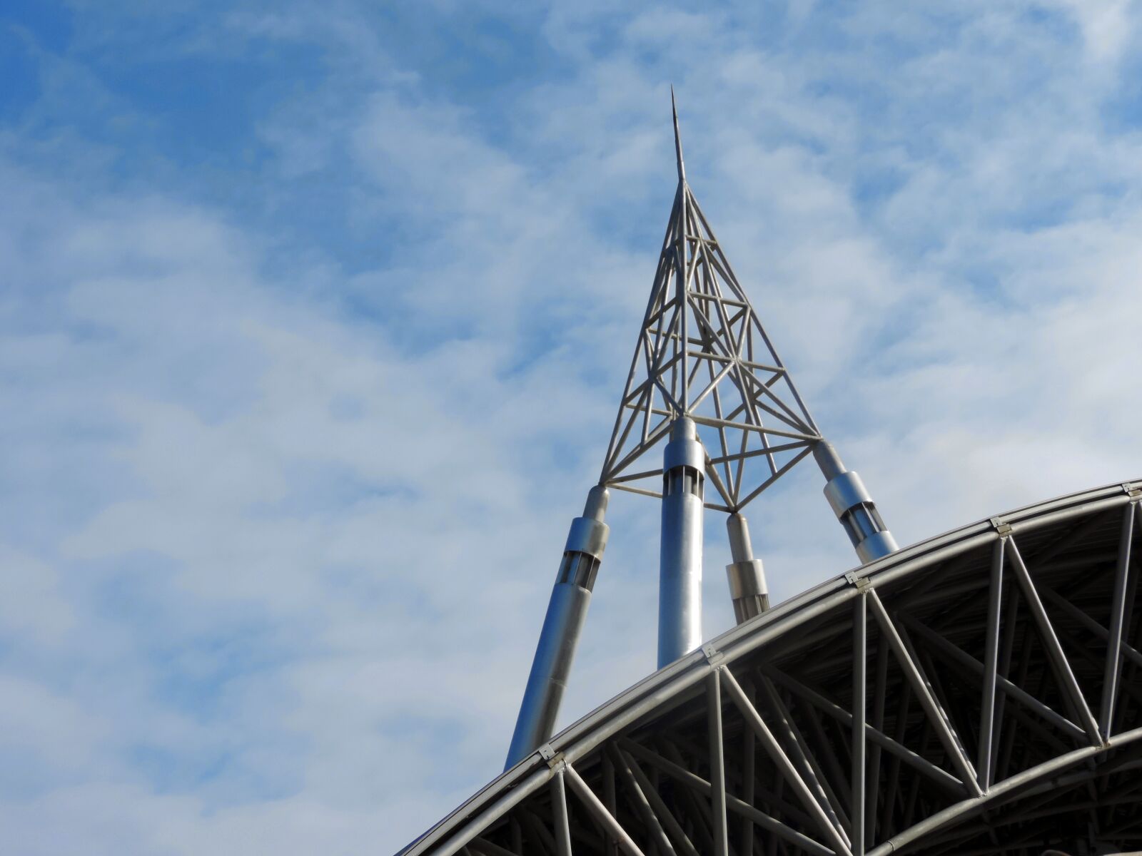 Nikon Coolpix P520 sample photo. Modern, perspective, tower, steel photography