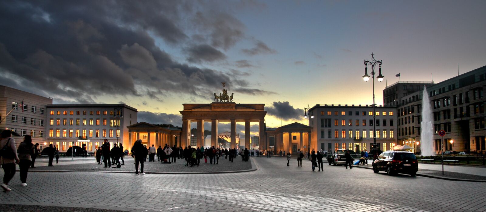 Canon EF-S 15-85mm F3.5-5.6 IS USM sample photo. Brandenburg gate, berlin, landmark photography
