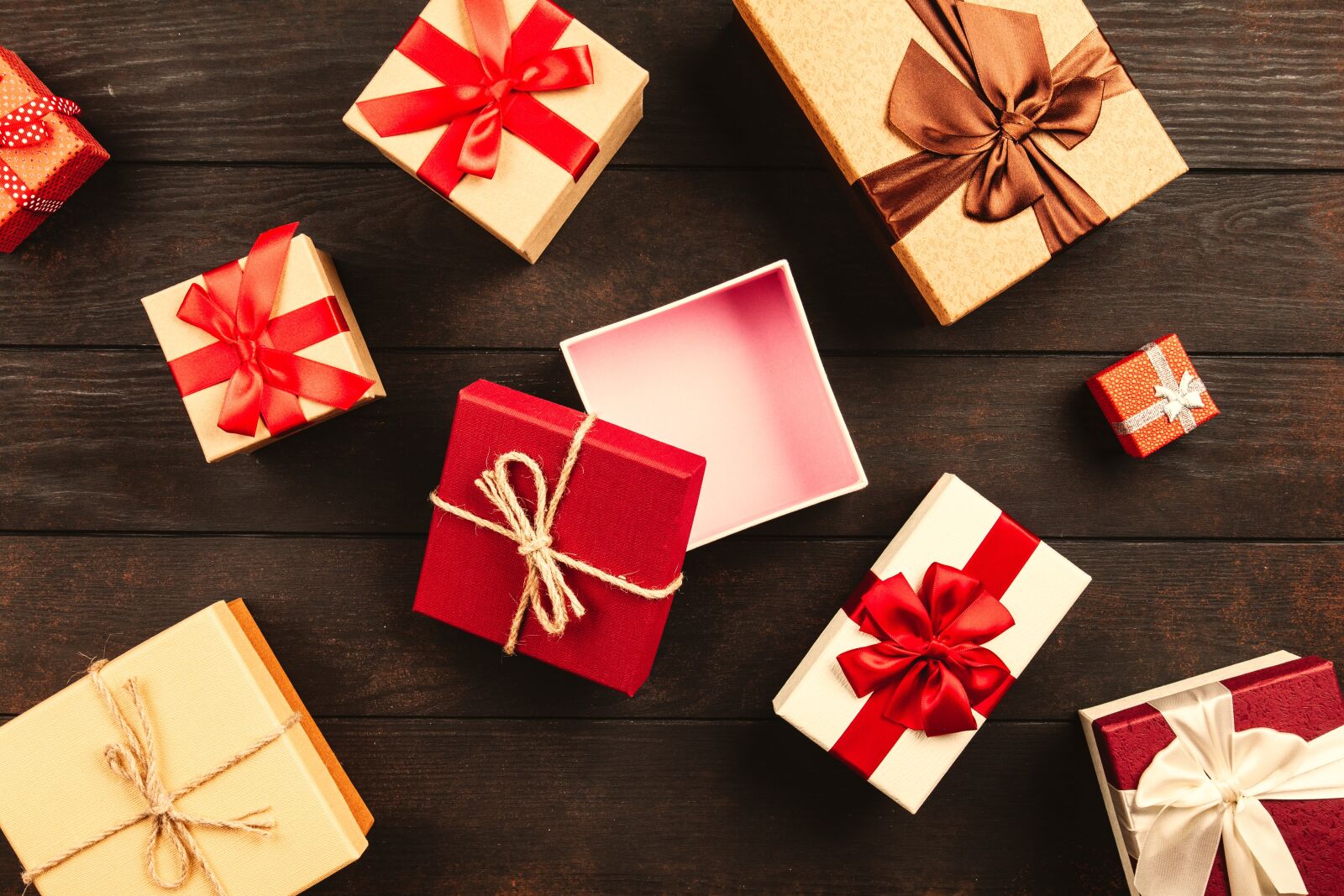 Canon EOS 5D Mark II sample photo. Gift, box, christmas photography