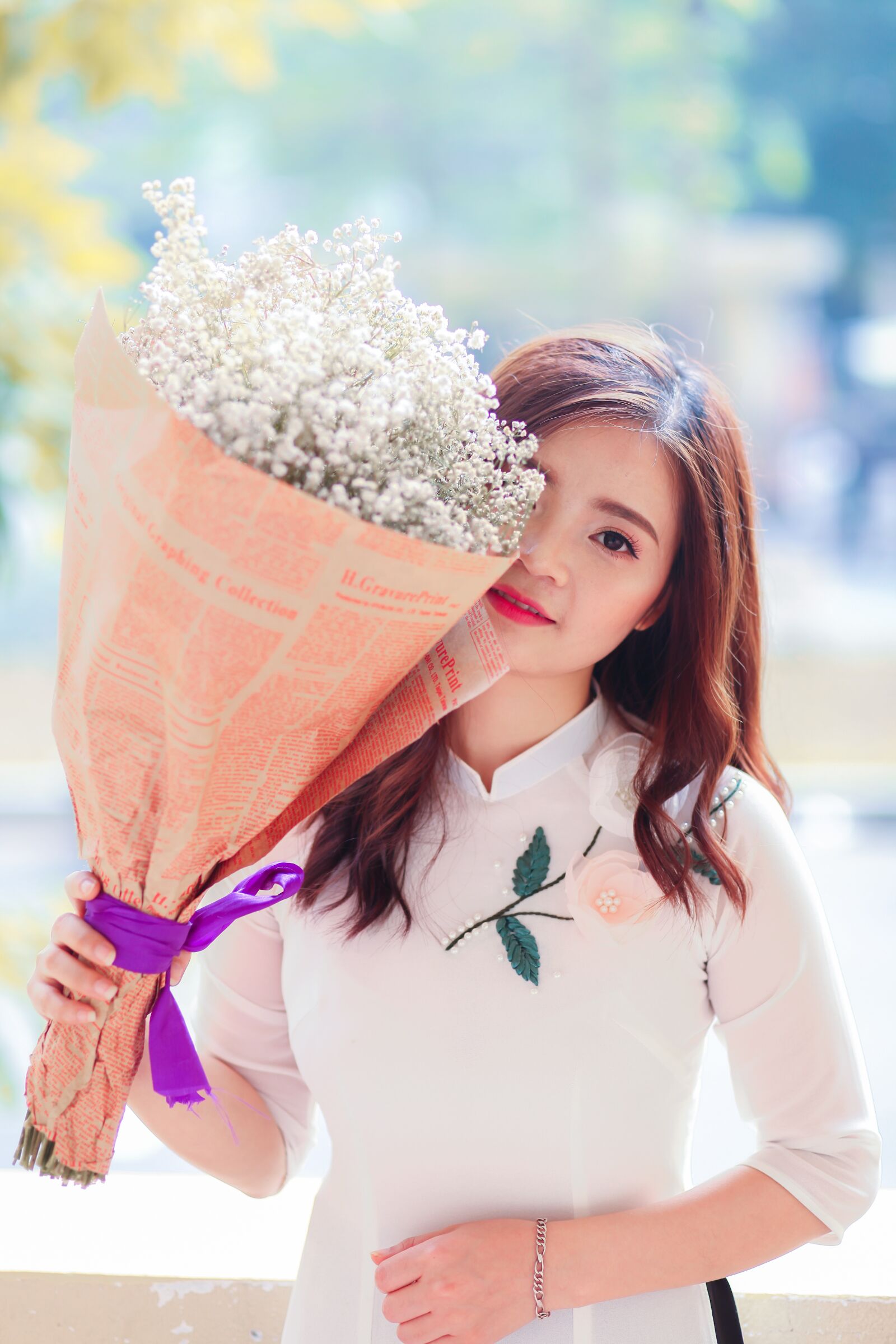 Canon EOS 5D Mark II sample photo. Vietnam, asia, long coat photography
