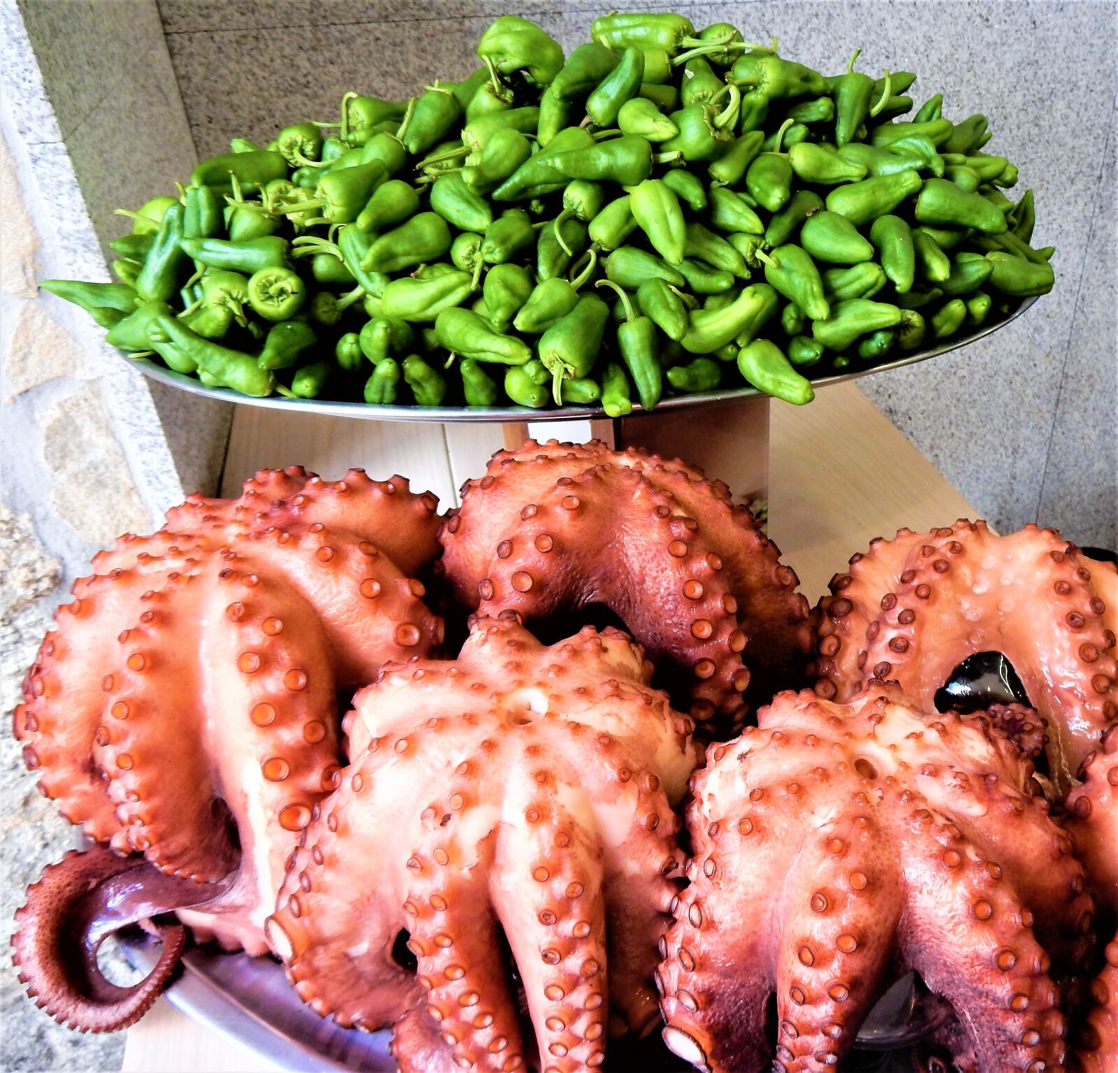 Nikon Coolpix S9900 sample photo. Spain, food, octopus photography