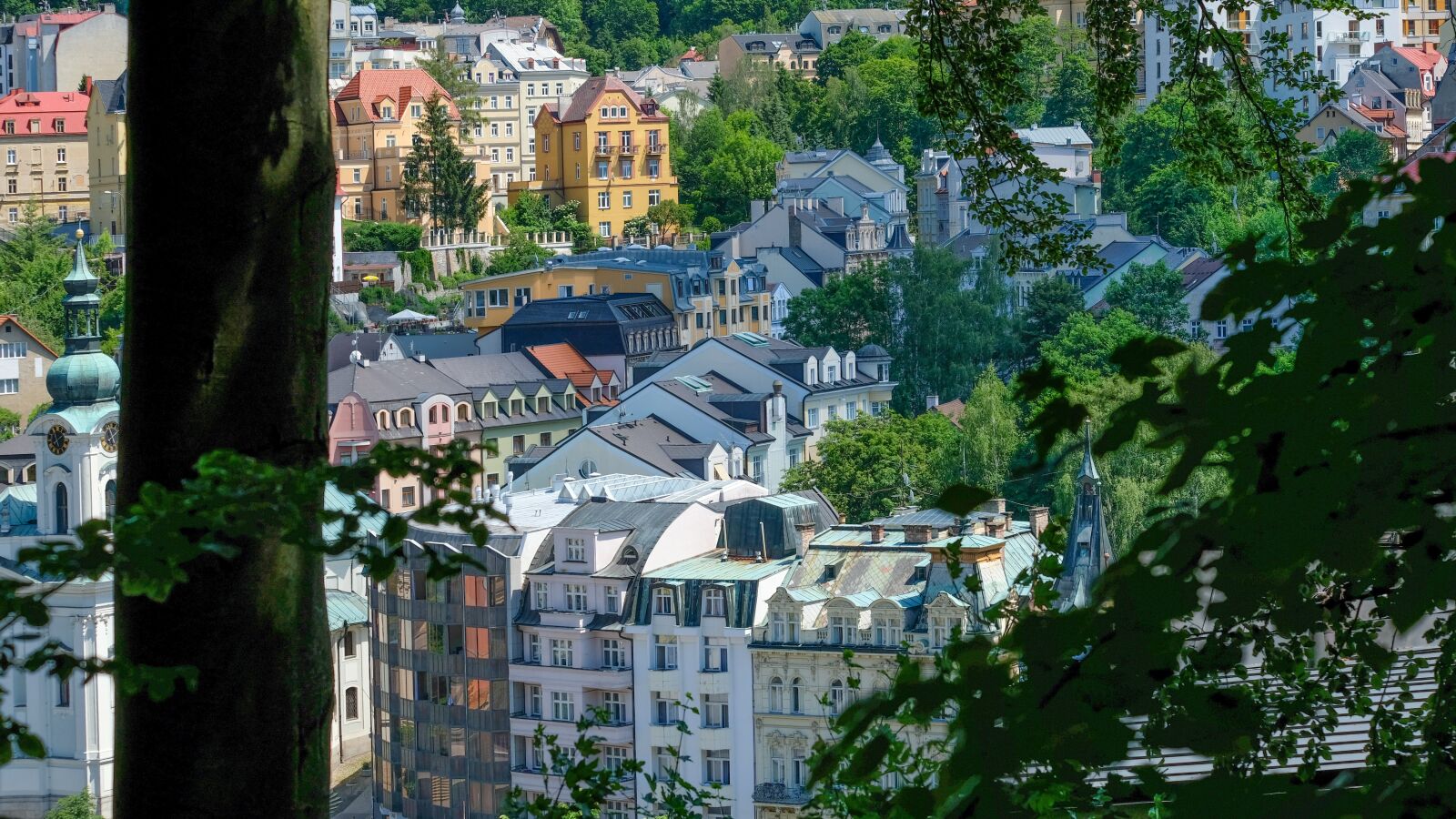 Fujifilm X-T2 + Fujifilm XF 55-200mm F3.5-4.8 R LM OIS sample photo. Karlovy vary, karlovy-vary, spa photography