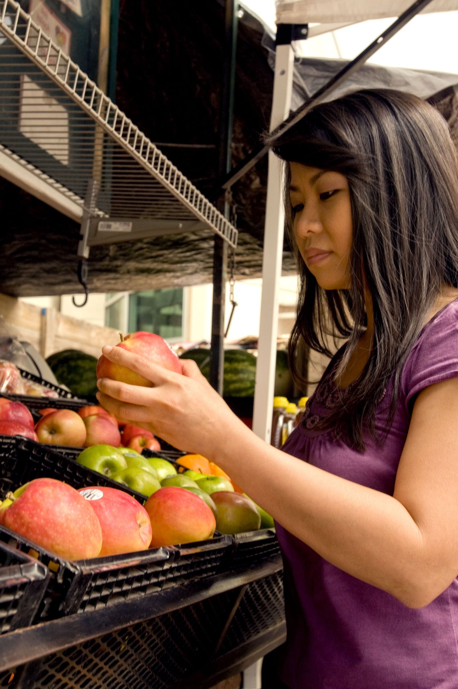 Nikon D300 sample photo. Female, shopping, nutritionally, rich photography