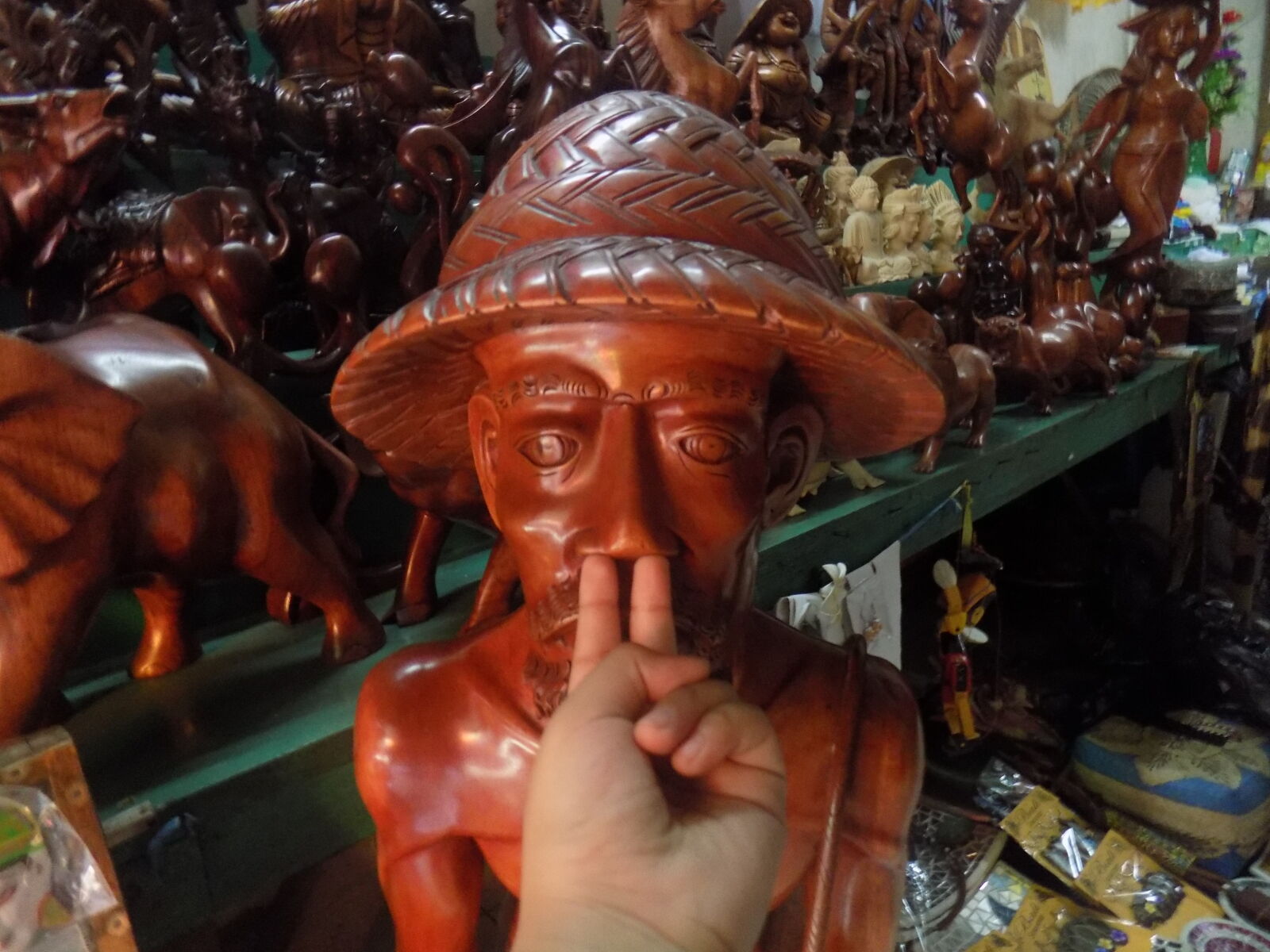 Nikon COOLPIX L330 sample photo. Carved, wood, culture, funny photography