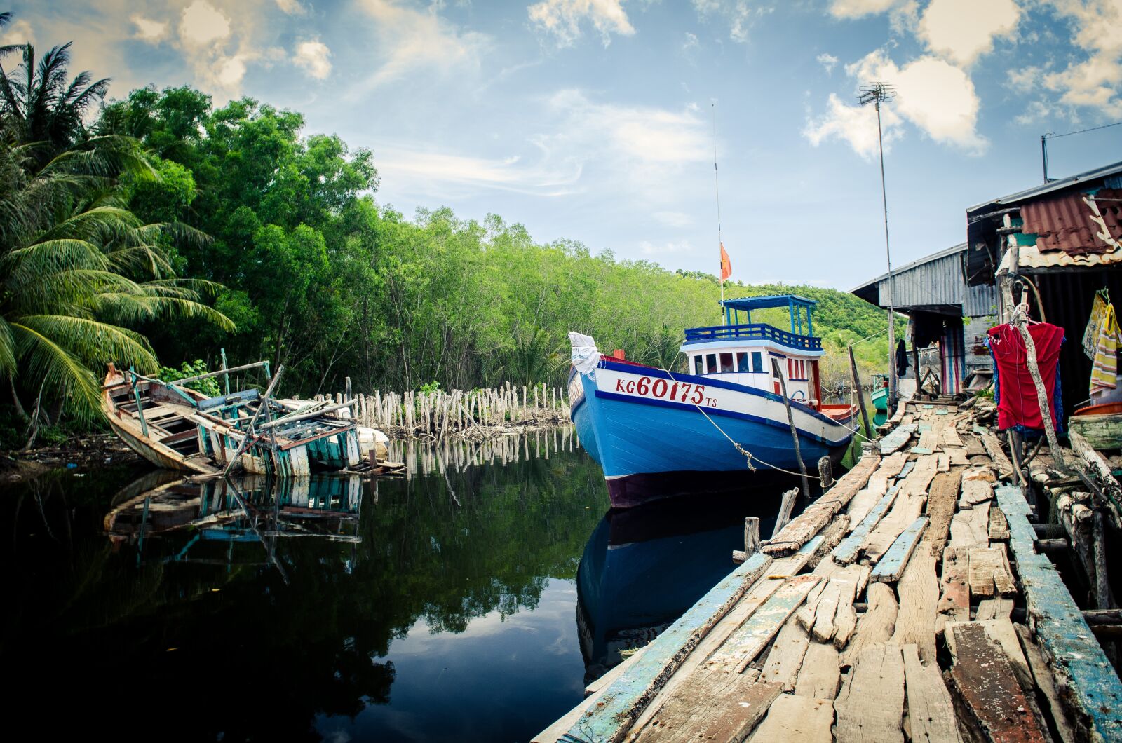 Nikon D7000 sample photo. Boat, landscape, river photography