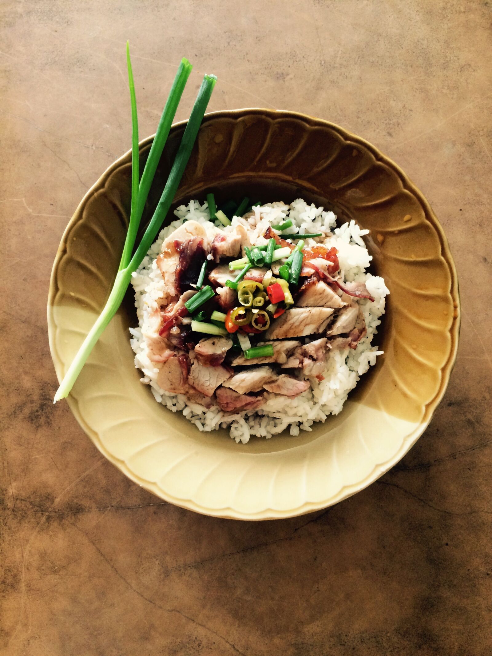 iPhone 5s back camera 4.15mm f/2.2 sample photo. Food, kaomoodaeng, pork, rice photography