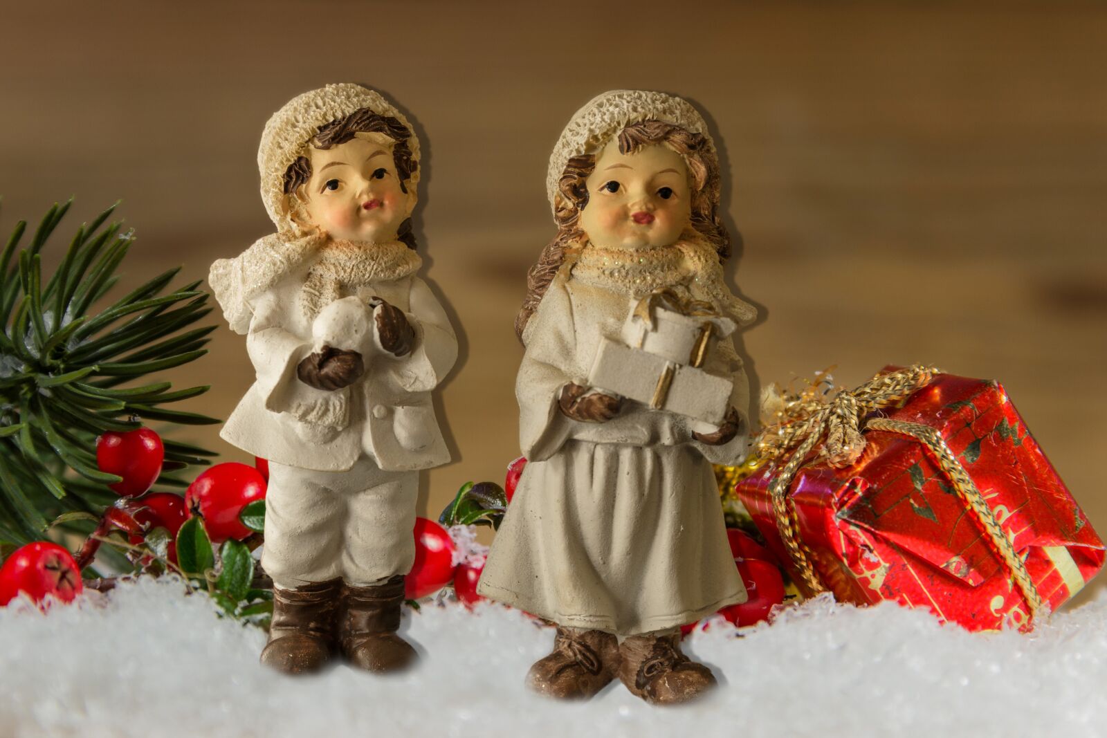 Canon EF-S 18-135mm F3.5-5.6 IS sample photo. Christmas, figures, decoration photography