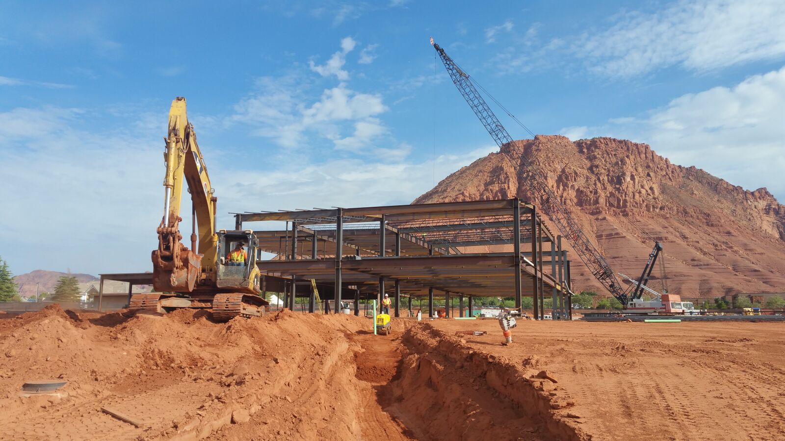Samsung Galaxy Note4 sample photo. Heavy machinery, construction, build photography