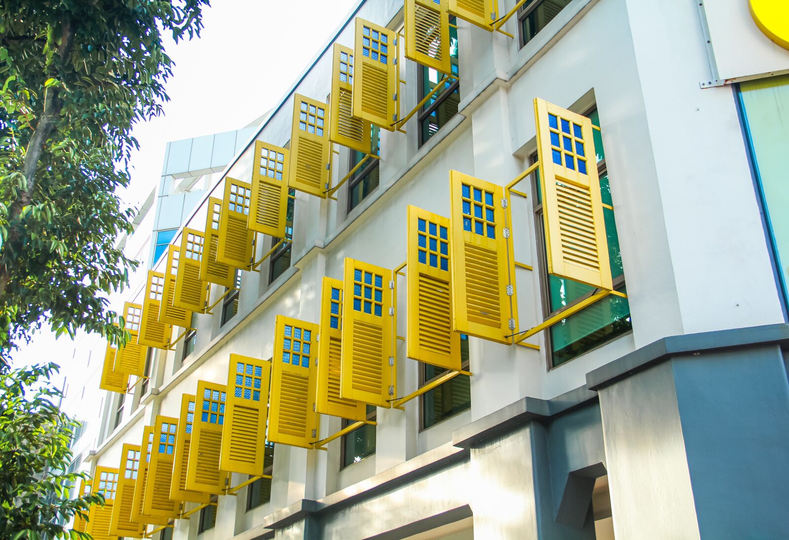 Canon EOS 60D sample photo. Window, yellow window, art photography