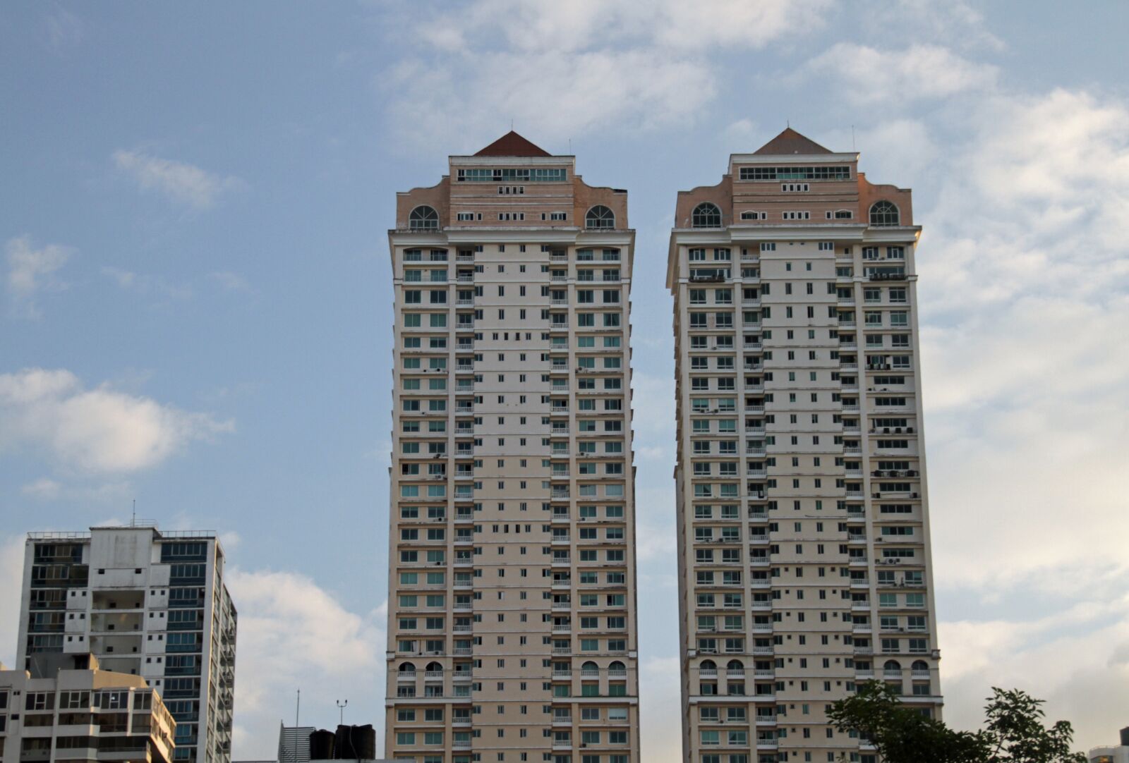 Canon EOS 7D sample photo. Towers, buildings, architecture photography