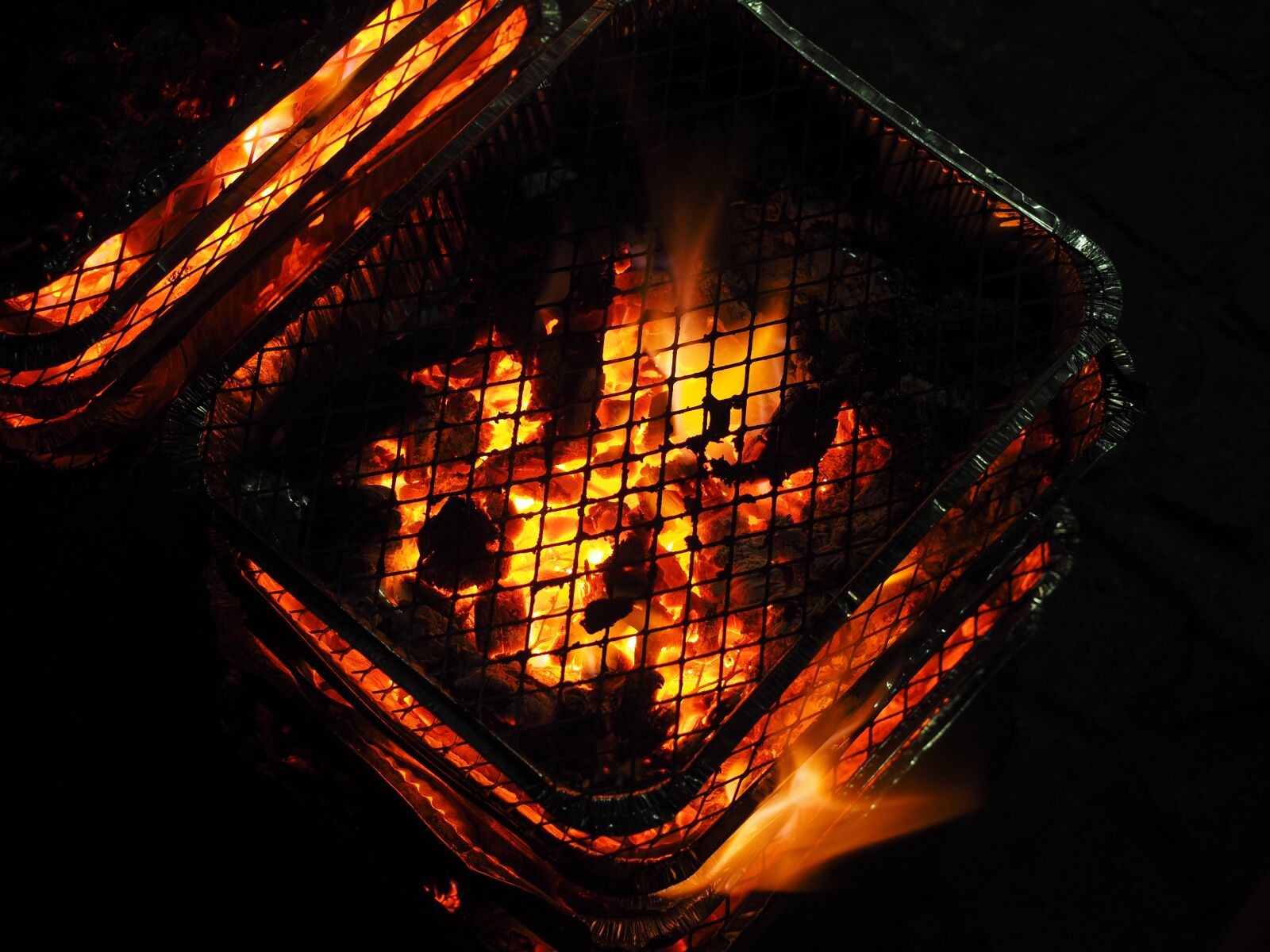 Olympus OM-D E-M1 + Olympus M.Zuiko Digital ED 12-40mm F2.8 Pro sample photo. Flame, fire, out of photography