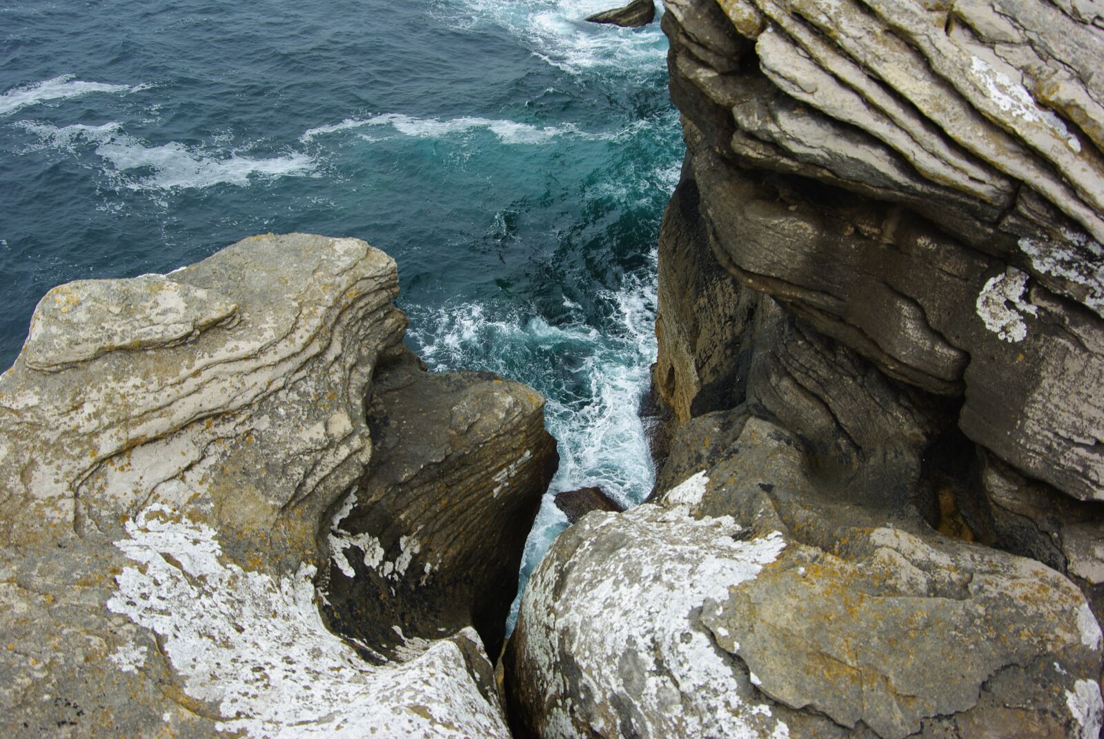 Pentax K200D sample photo. Sea, cliff, rock photography