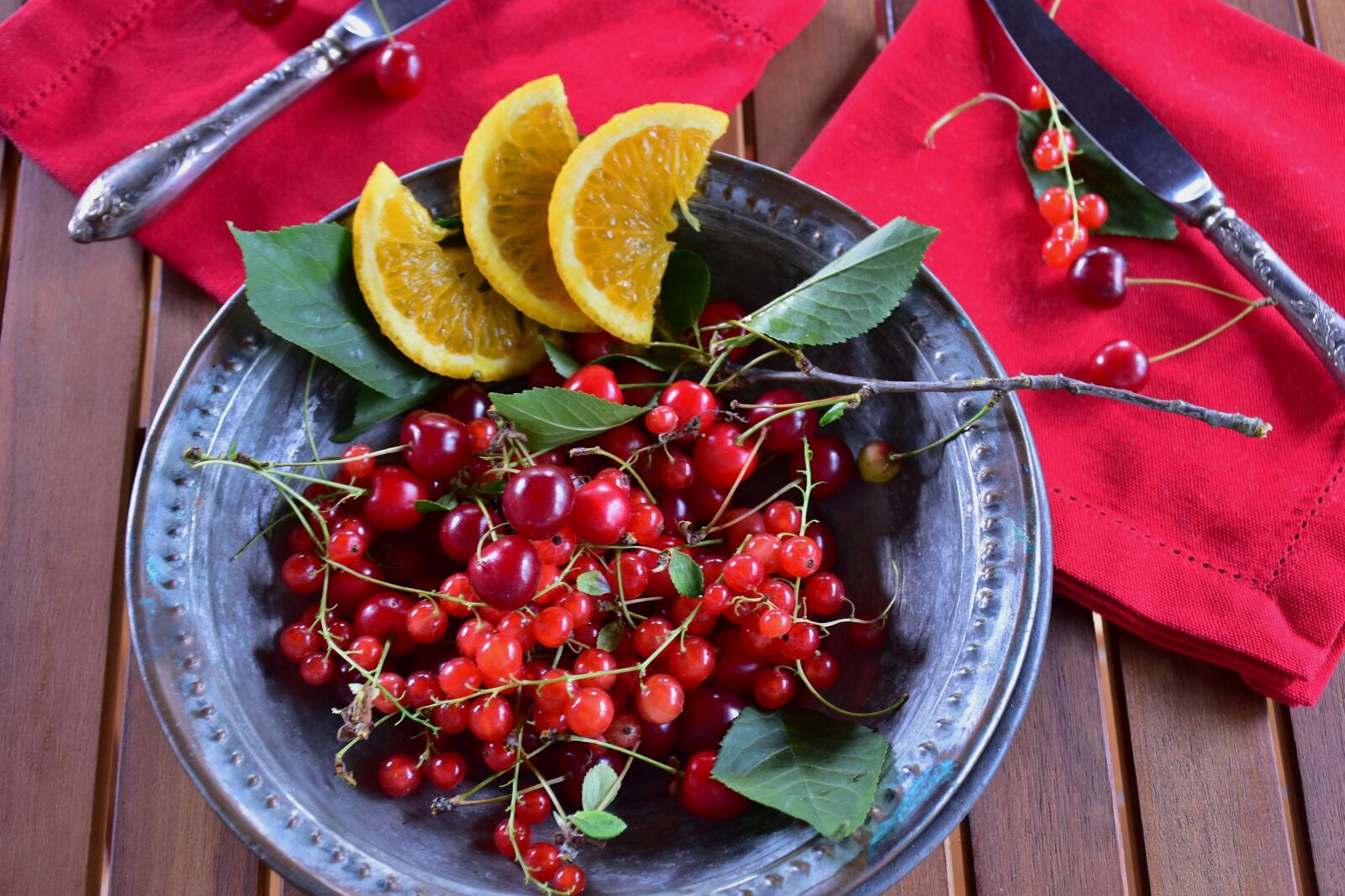 Nikon D7200 sample photo. Sour cherries, cherries, currants photography