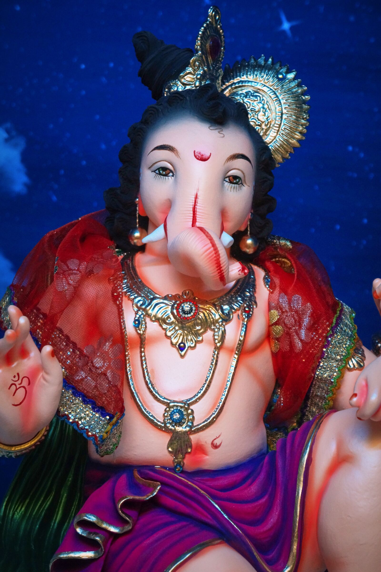 Sony Alpha a3000 + Sony E 18-55mm F3.5-5.6 OSS sample photo. God, love, ganesh photography
