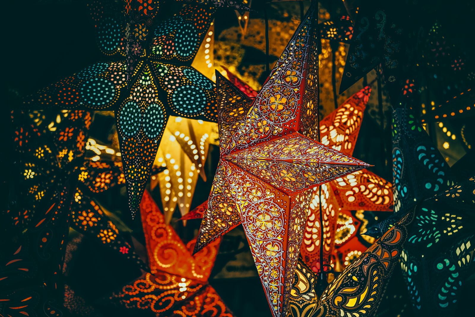 Fujifilm X-T30 sample photo. Poinsettia, star, light photography