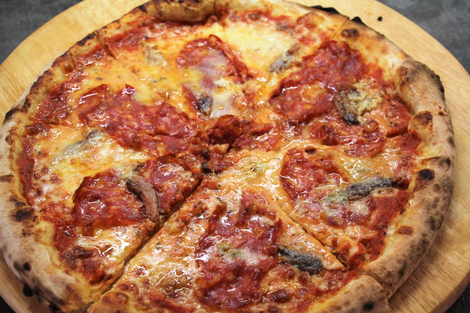 Canon EOS 60D sample photo. Pizza, salami, cheese photography