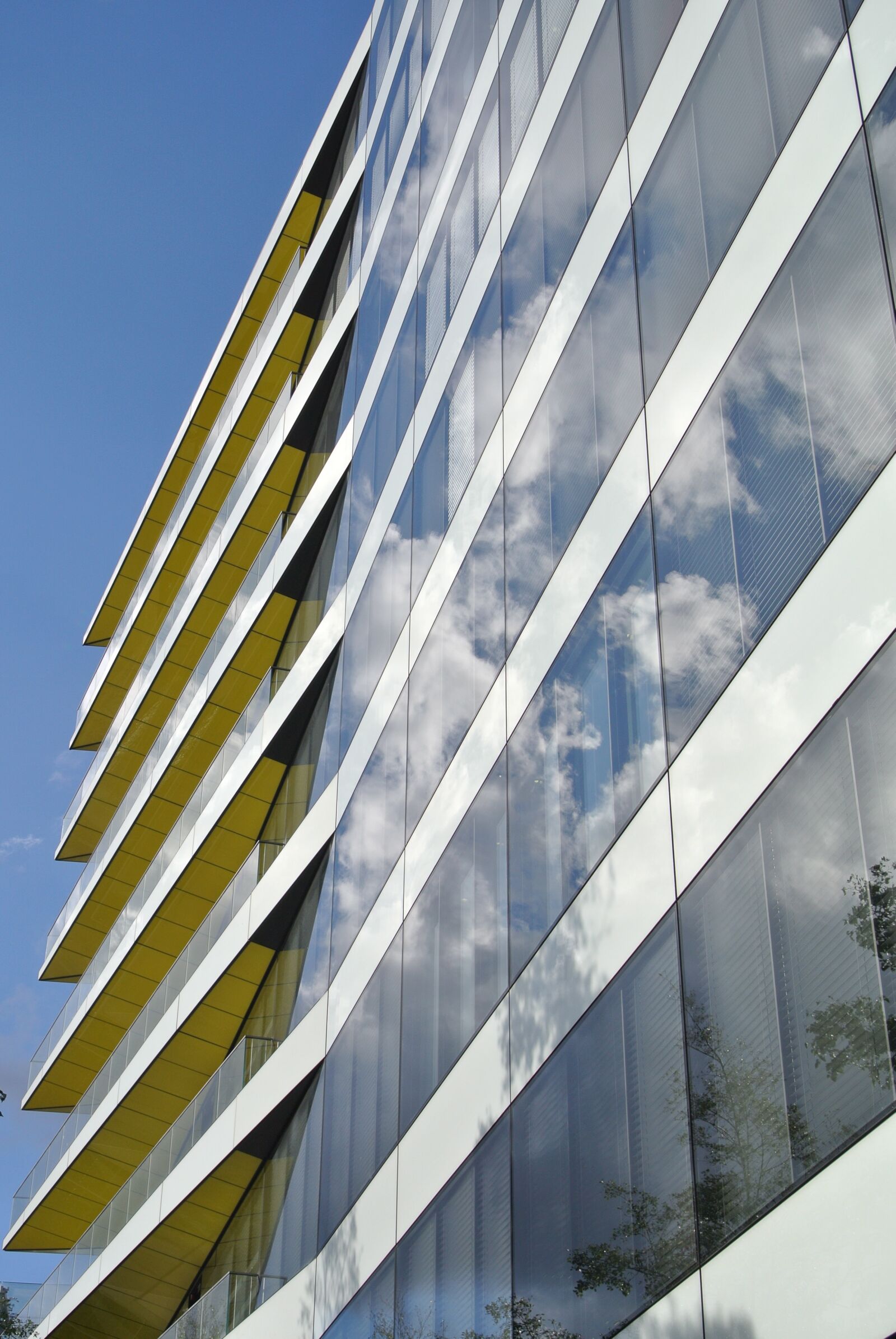 Nikon 1 Nikkor VR 10-30mm F3.5-5.6 sample photo. Contemporary, architecture, balconies photography