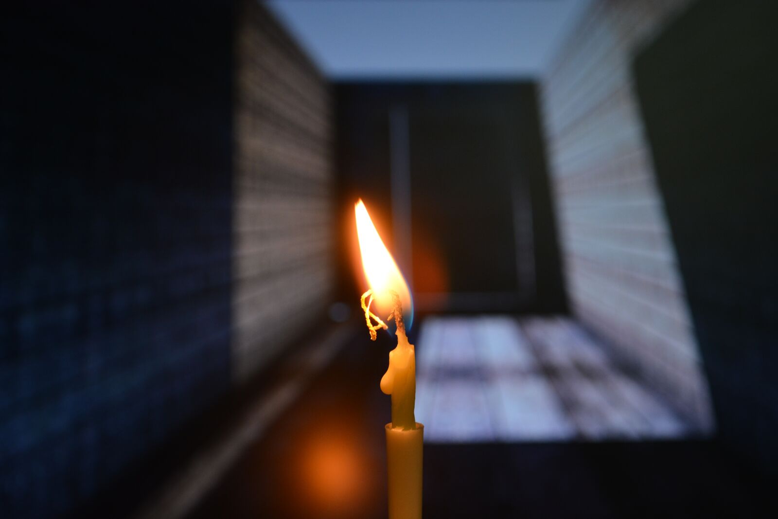 Nikon D5200 sample photo. Candle, light, texture photography