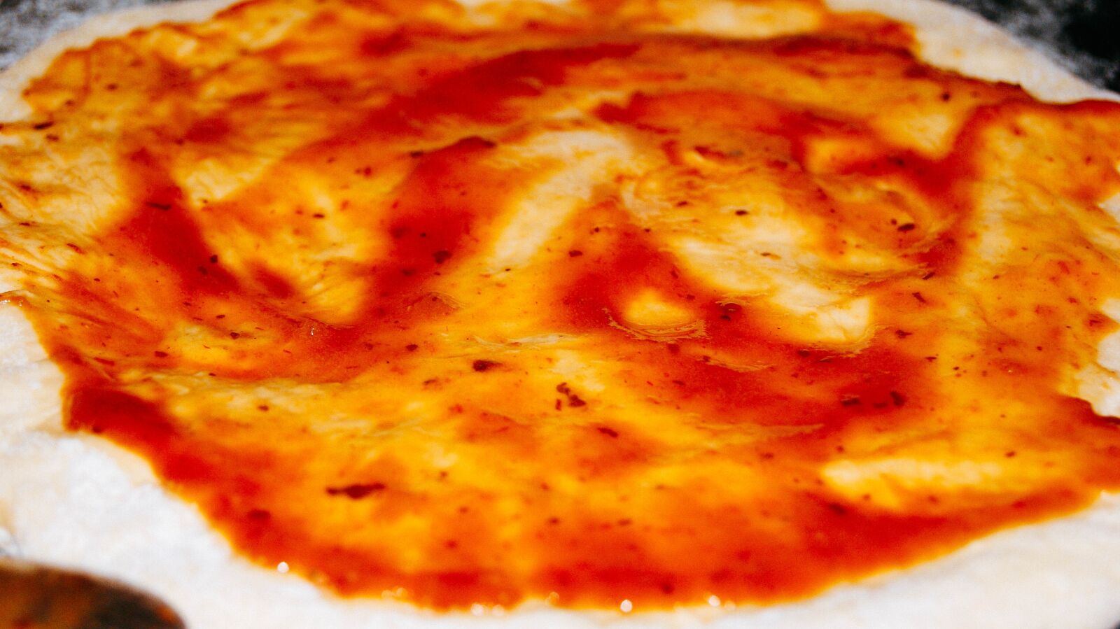 Sony Alpha DSLR-A330 sample photo. Pizza, tomato, sauce photography