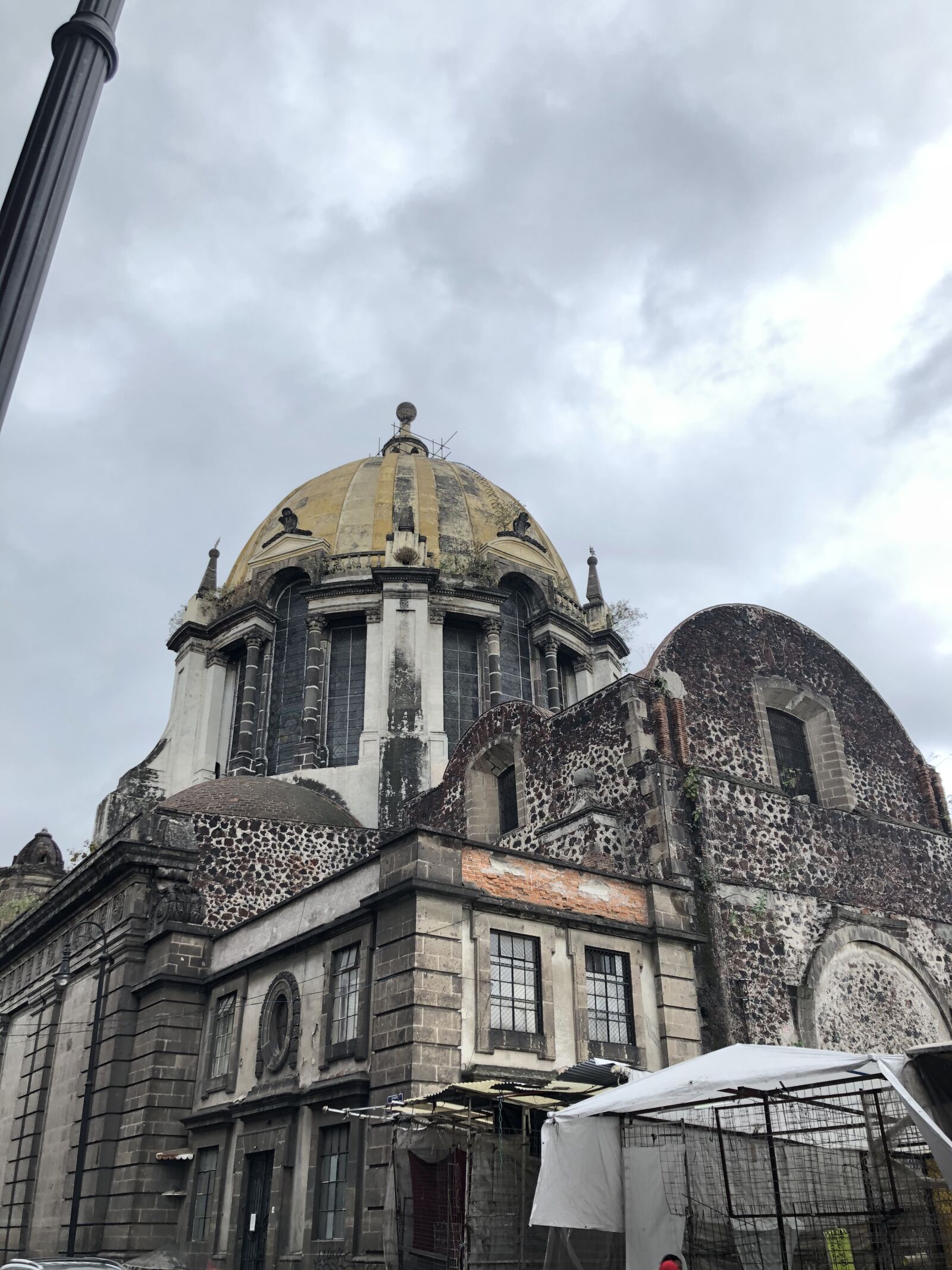 iPhone 8 back camera 3.99mm f/1.8 sample photo. Church, mexico, architecture photography