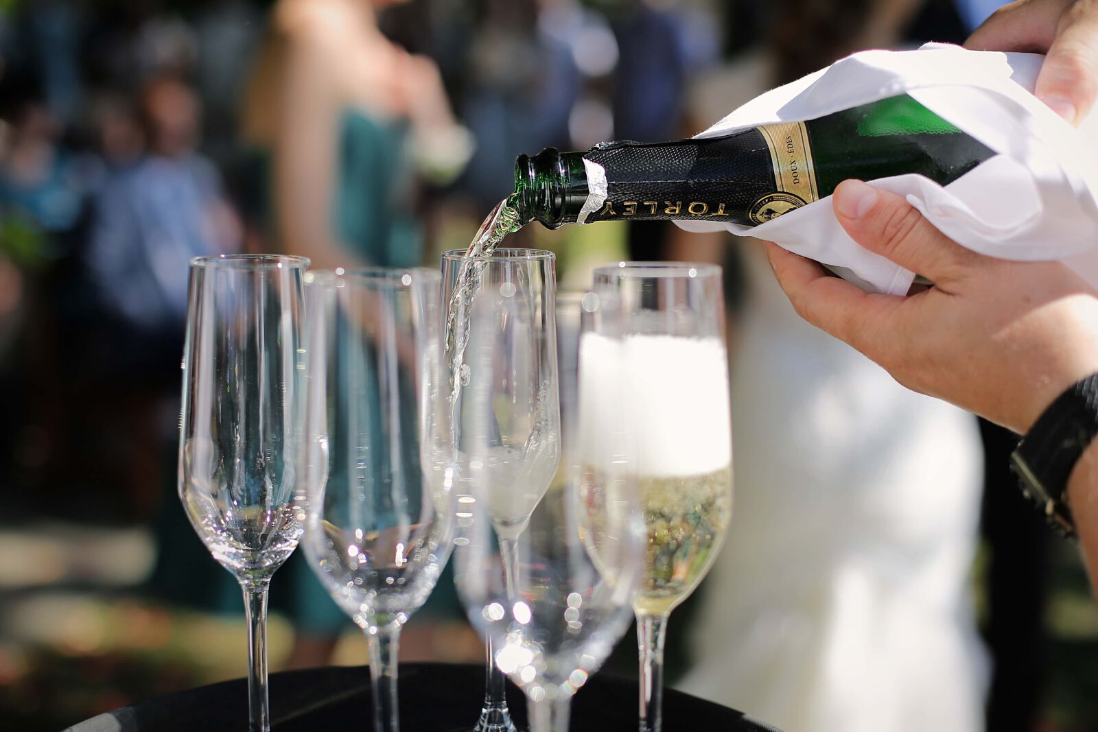 Canon EF 50mm F1.4 USM sample photo. Champagne, white wine, crystal photography