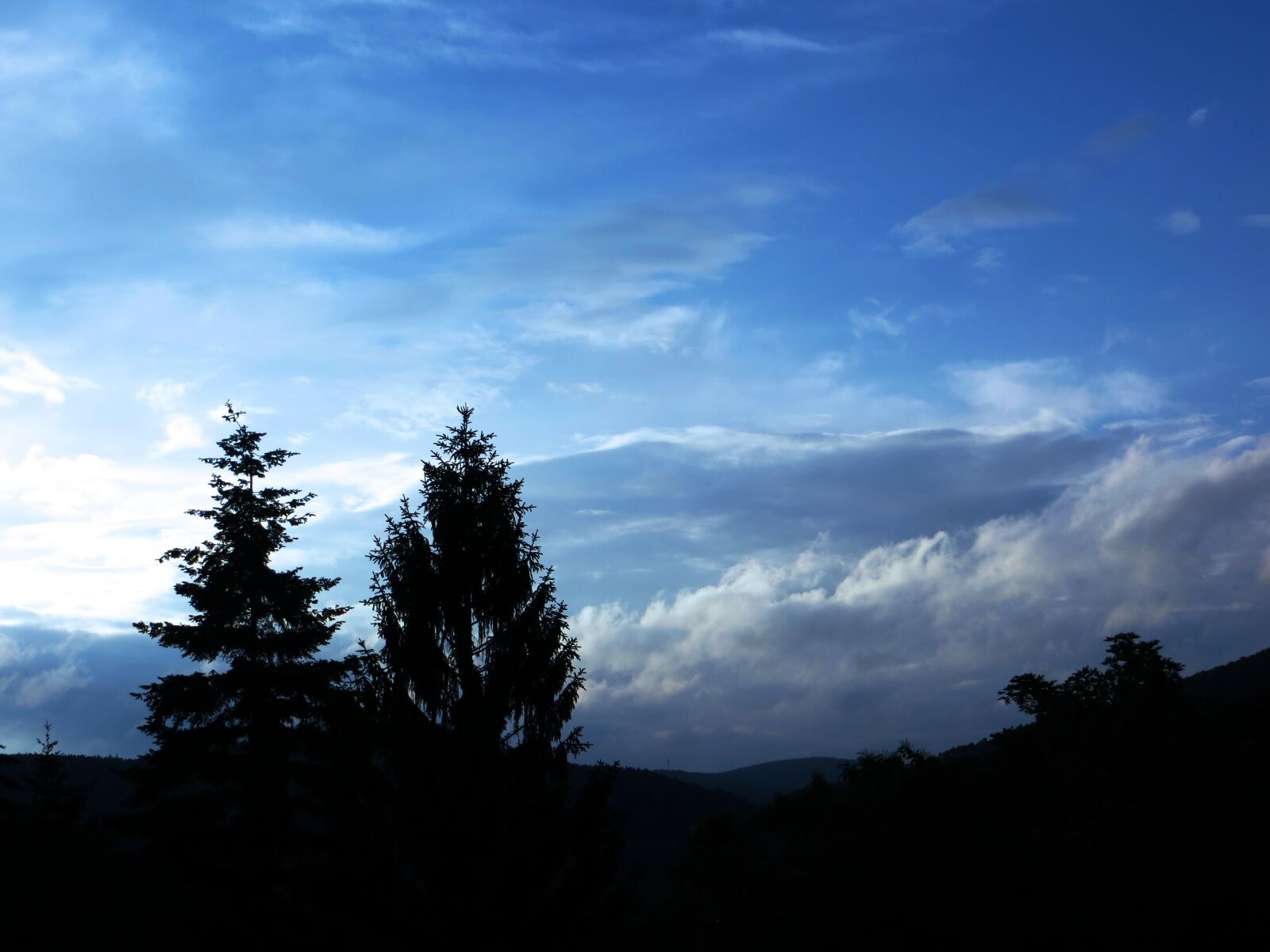 Canon PowerShot SX240 HS sample photo. Blue, sky, backlighting photography