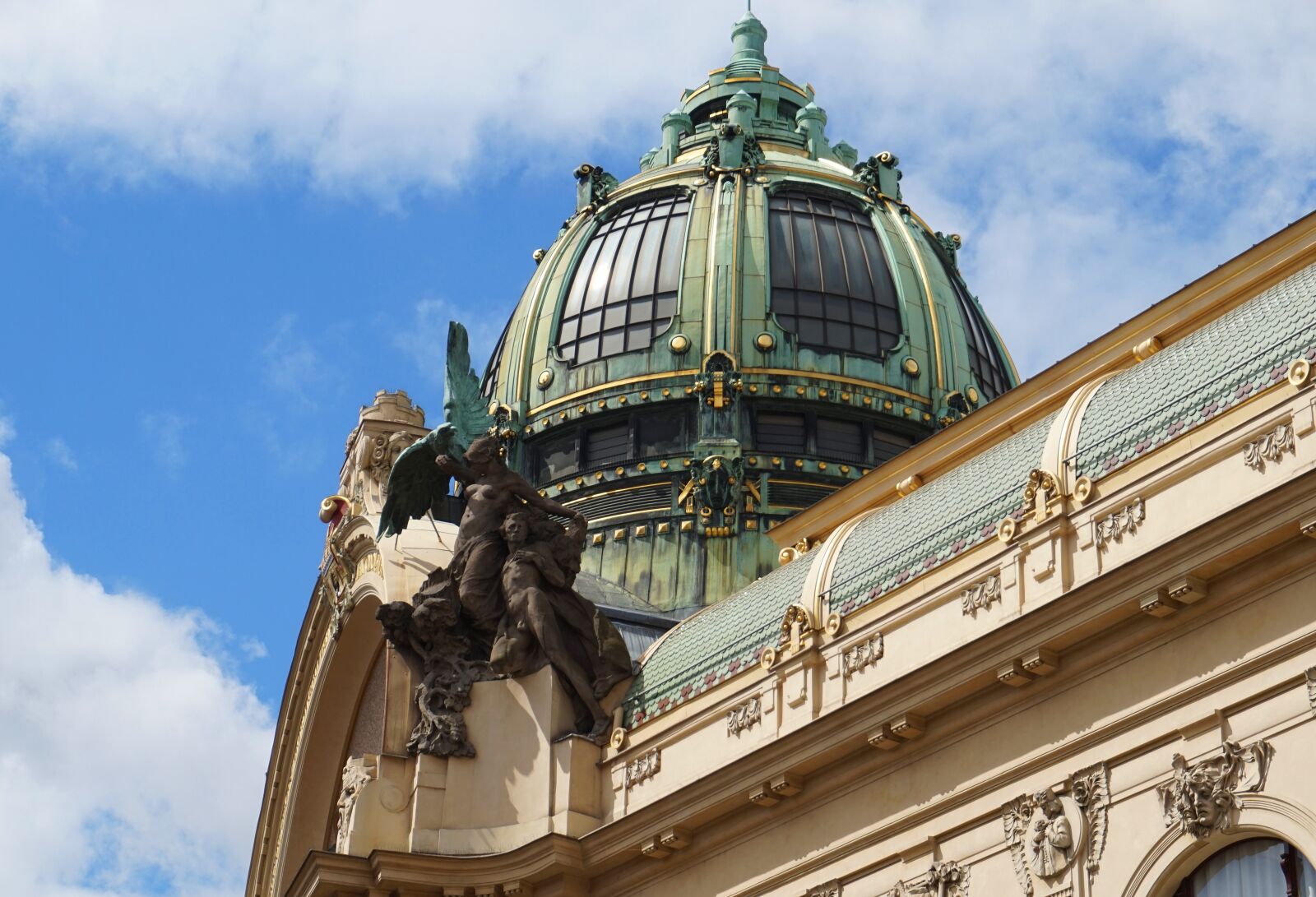Sony Alpha a5000 (ILCE 5000) sample photo. Art nouveau, house, prague photography